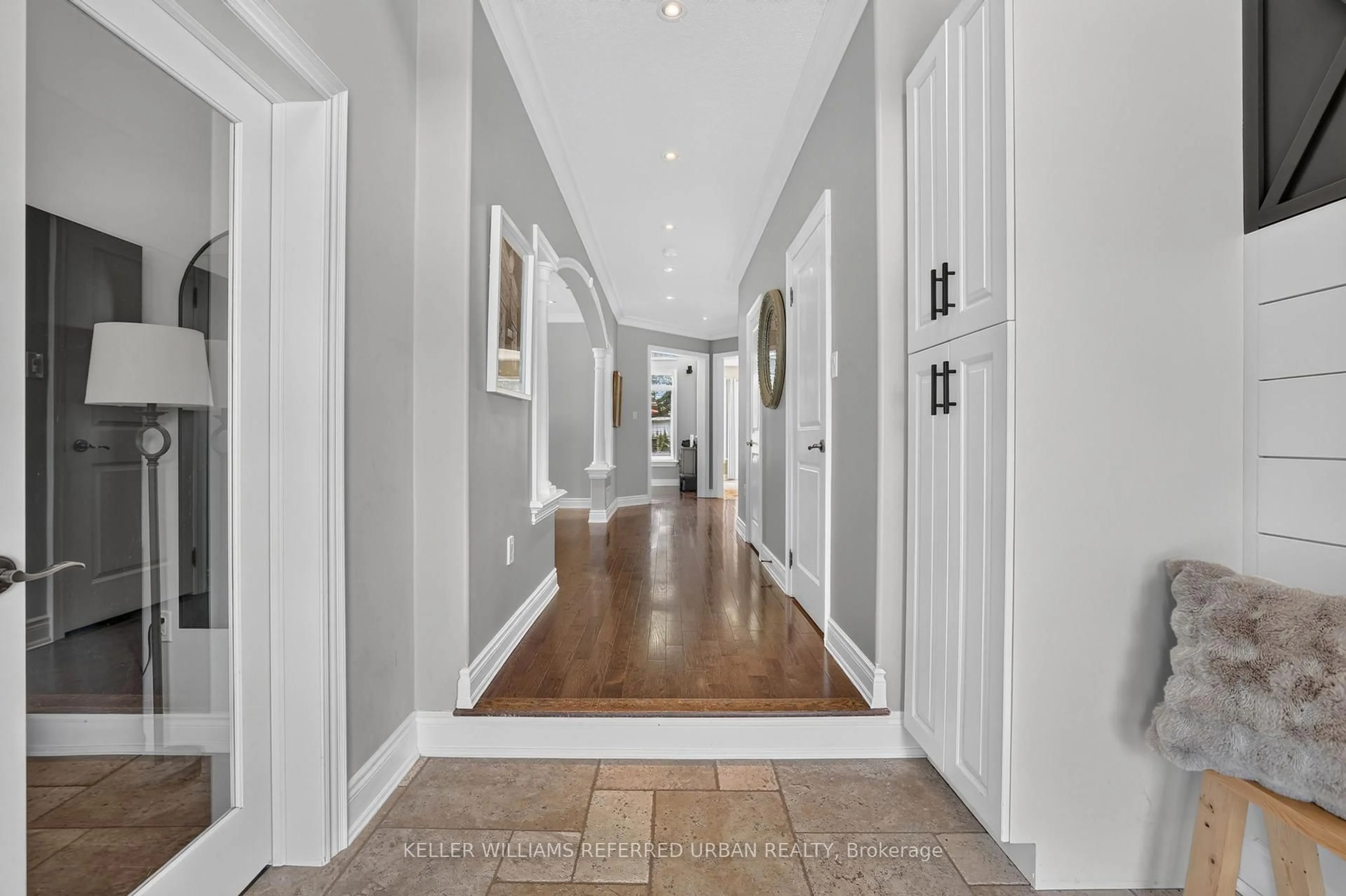 Indoor foyer for 26 Christina Cres, Bradford West Gwillimbury Ontario L0M 1B0