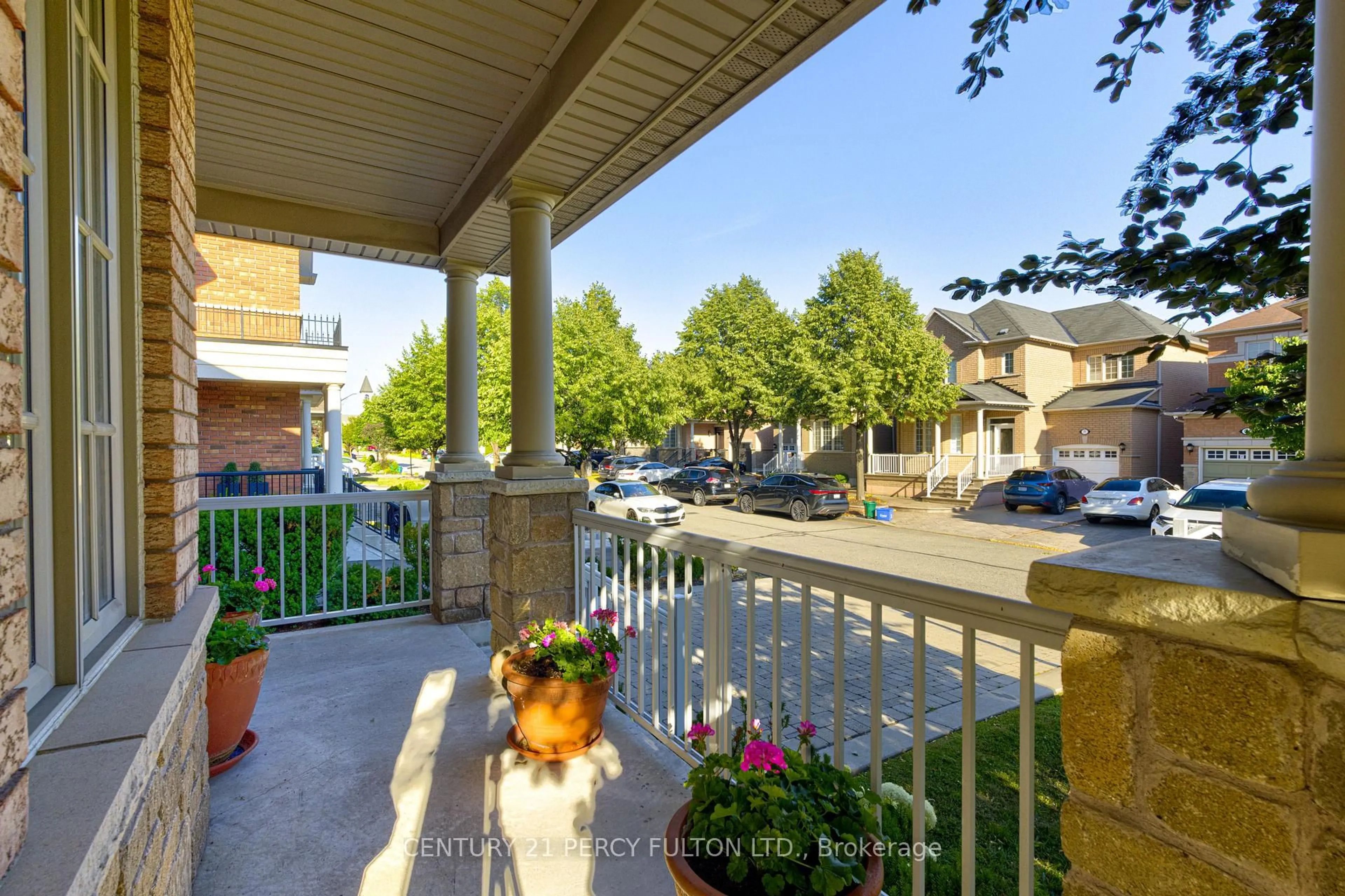 Patio, street for 80 Saint James Ave, Vaughan Ontario L4H 3E8