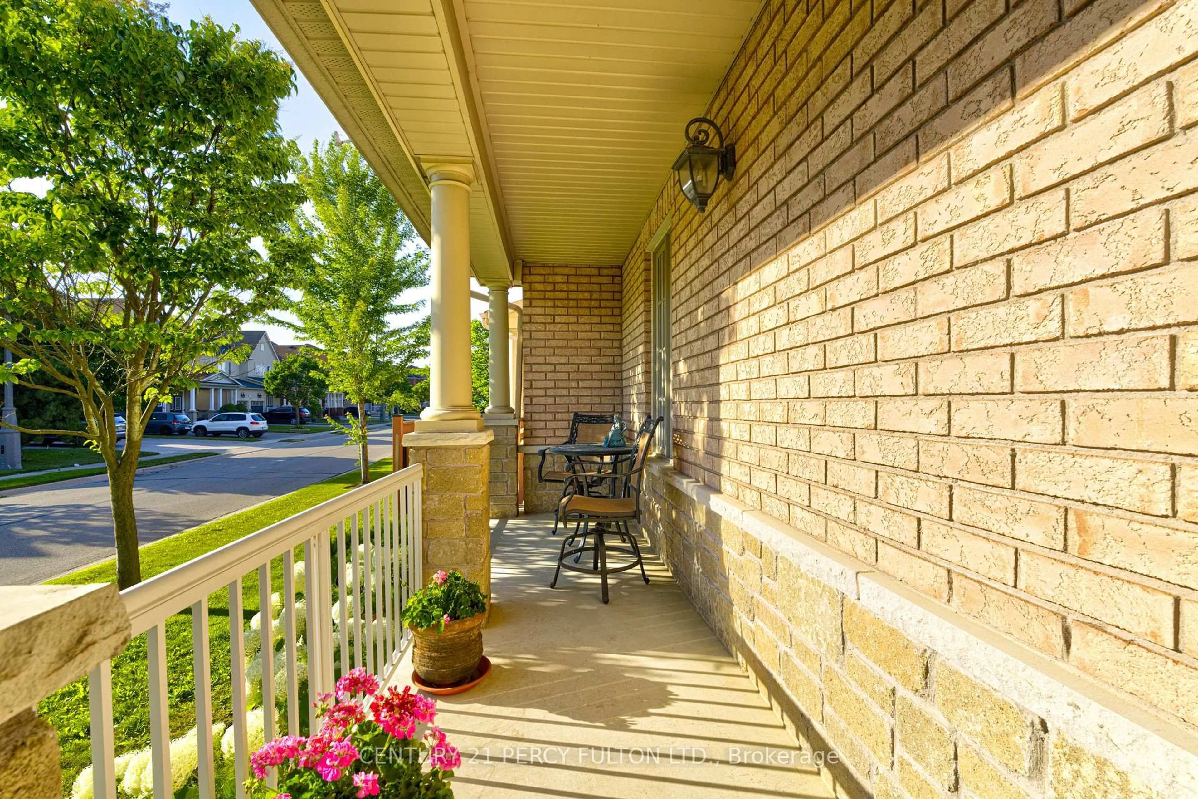 Patio, street for 80 Saint James Ave, Vaughan Ontario L4H 3E8