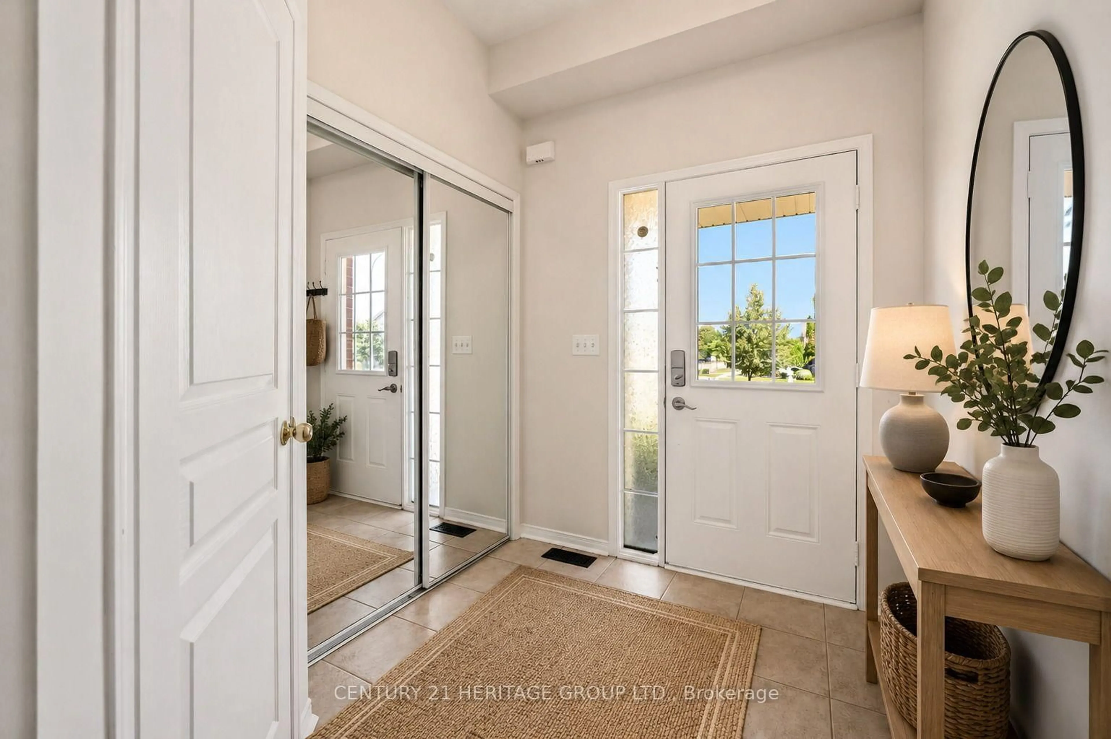 Indoor entryway for 29 Ruthven Cres, New Tecumseth Ontario L9R 0A5