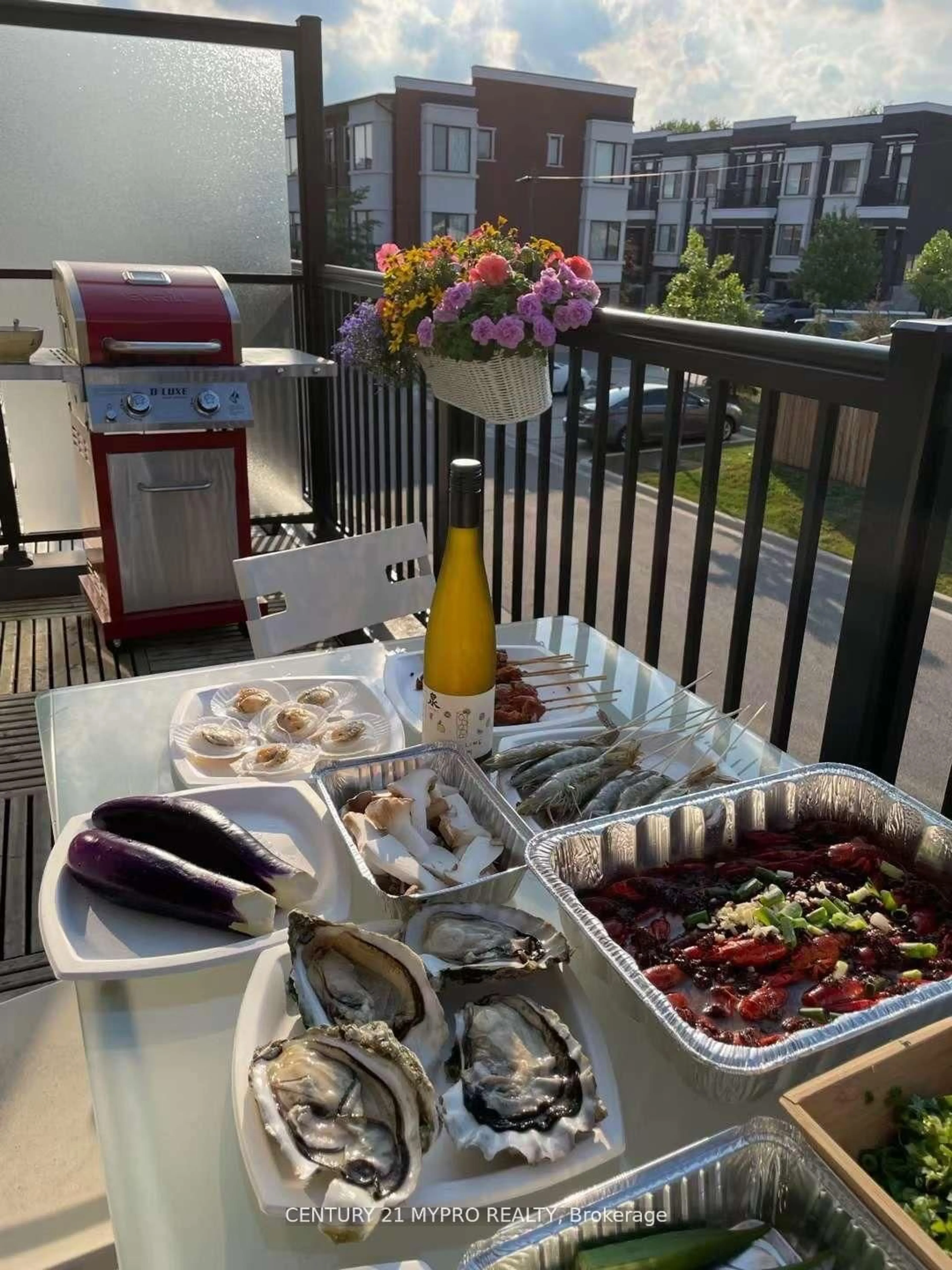 Patio, unknown for 12 Ambler Lane, Richmond Hill Ontario L4C 0Z8