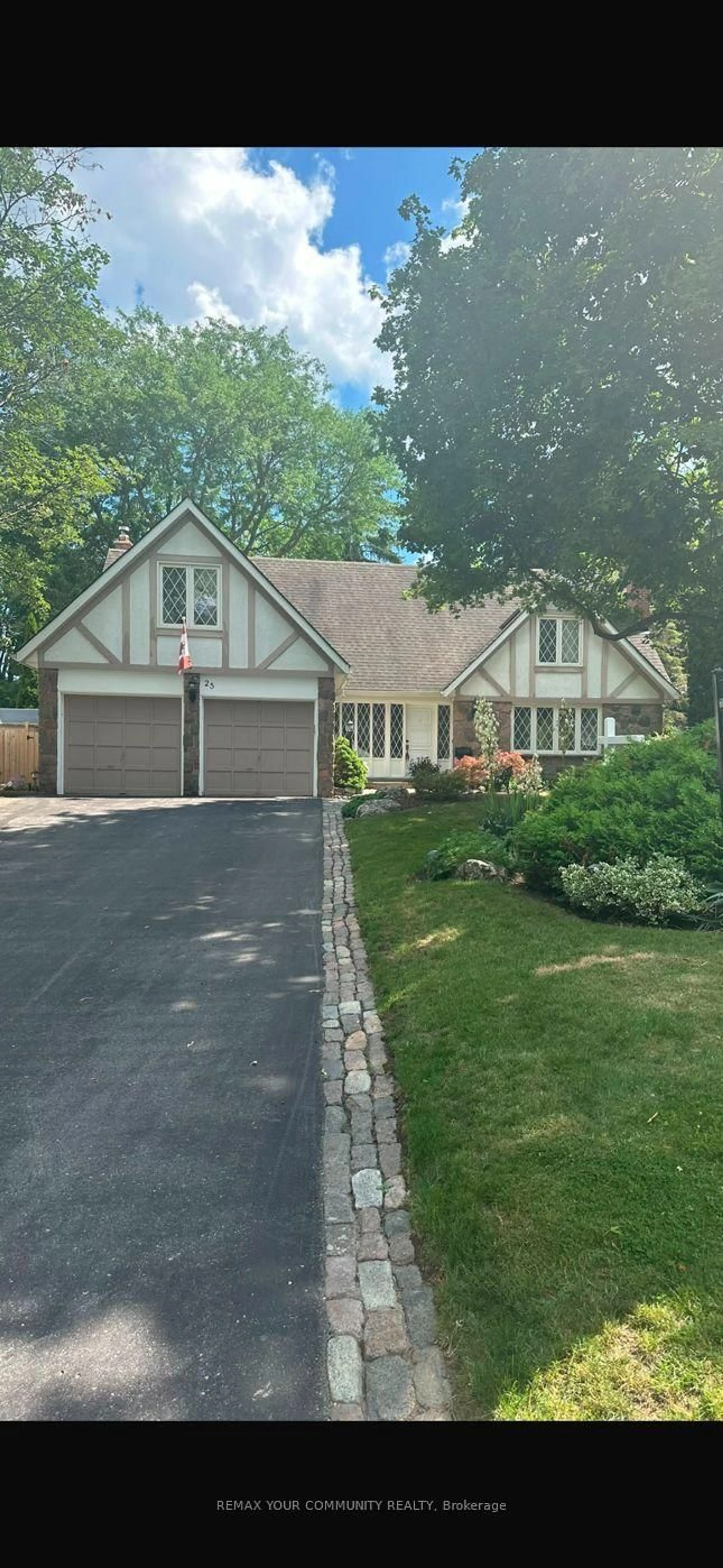 Home with vinyl exterior material, street for 25 Alcaine Crt, Markham Ontario L3T 2G8