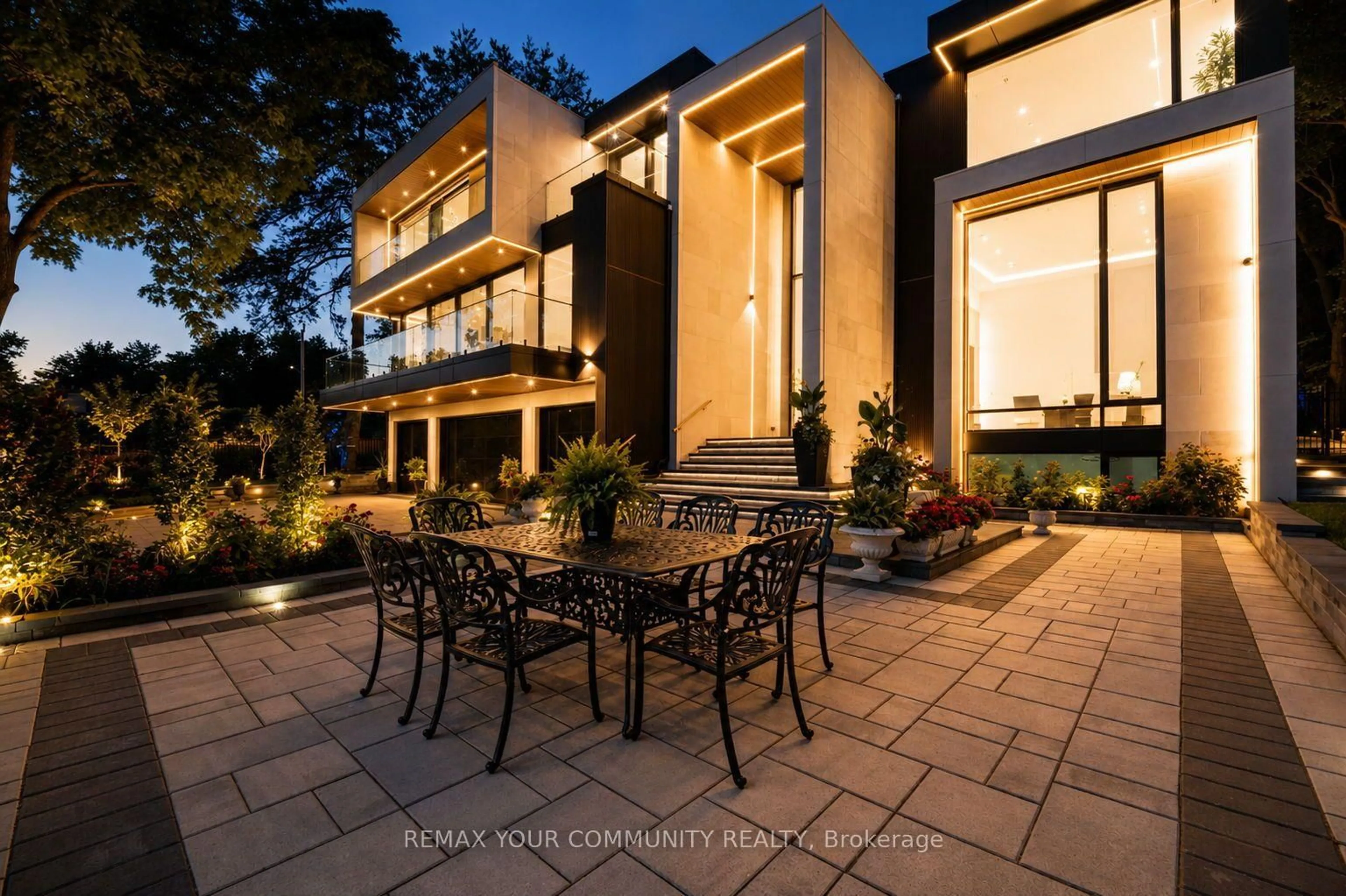 Patio, street for 35 Riverside Blvd, Vaughan Ontario L4J 1H5