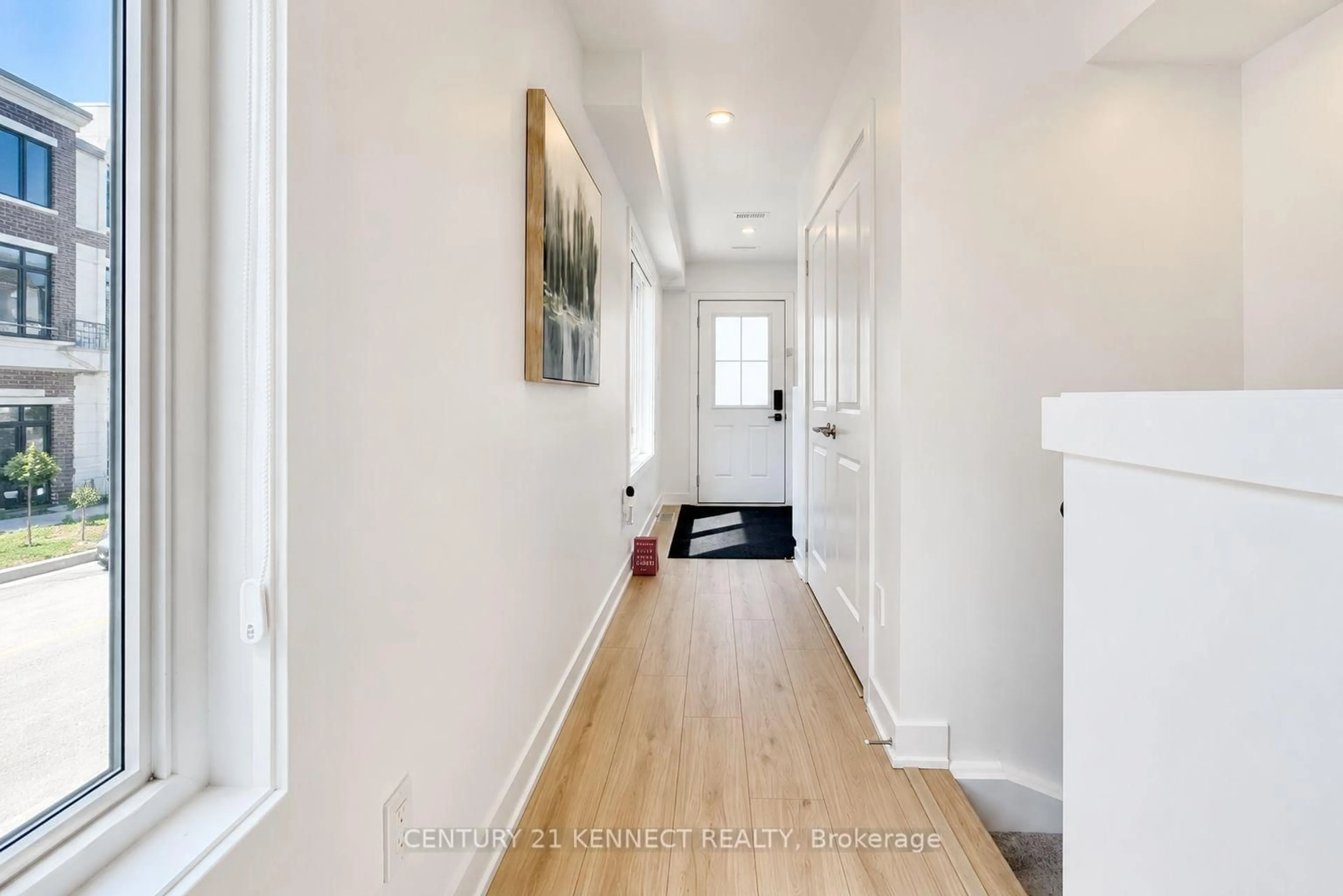 Indoor entryway for 11 Canton Lane, Whitchurch-Stouffville Ontario L4A 4W8