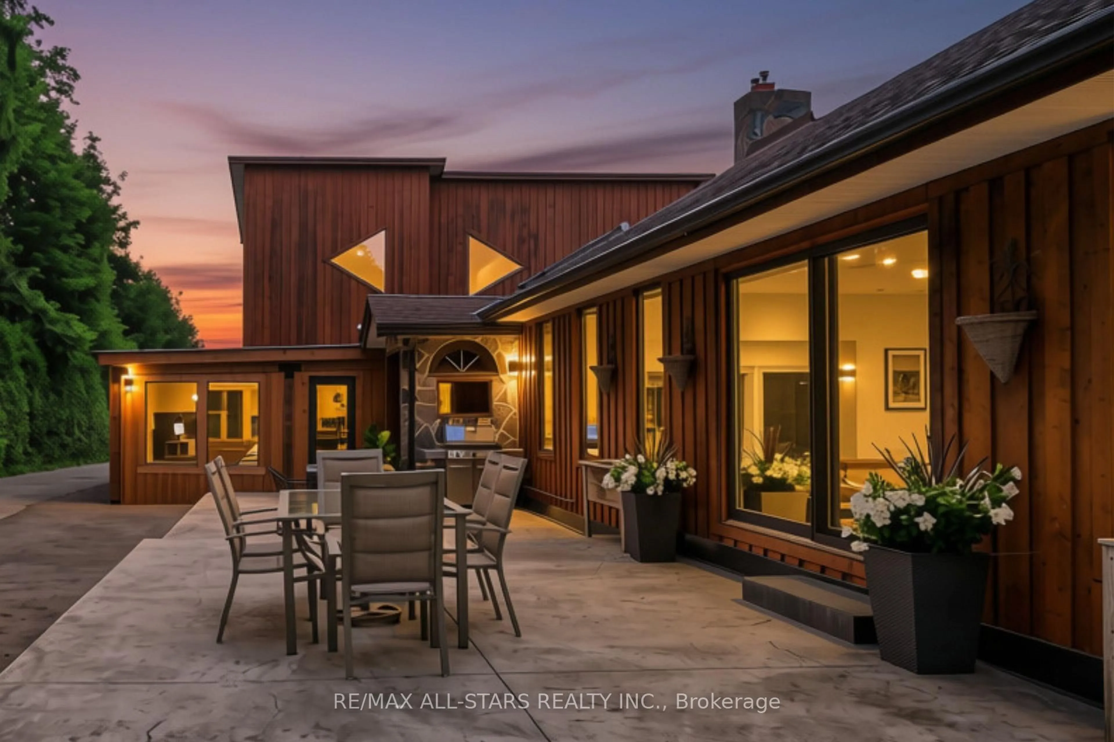 Patio, unknown for 664 Lake Dr, Georgina Ontario L0E 1P0