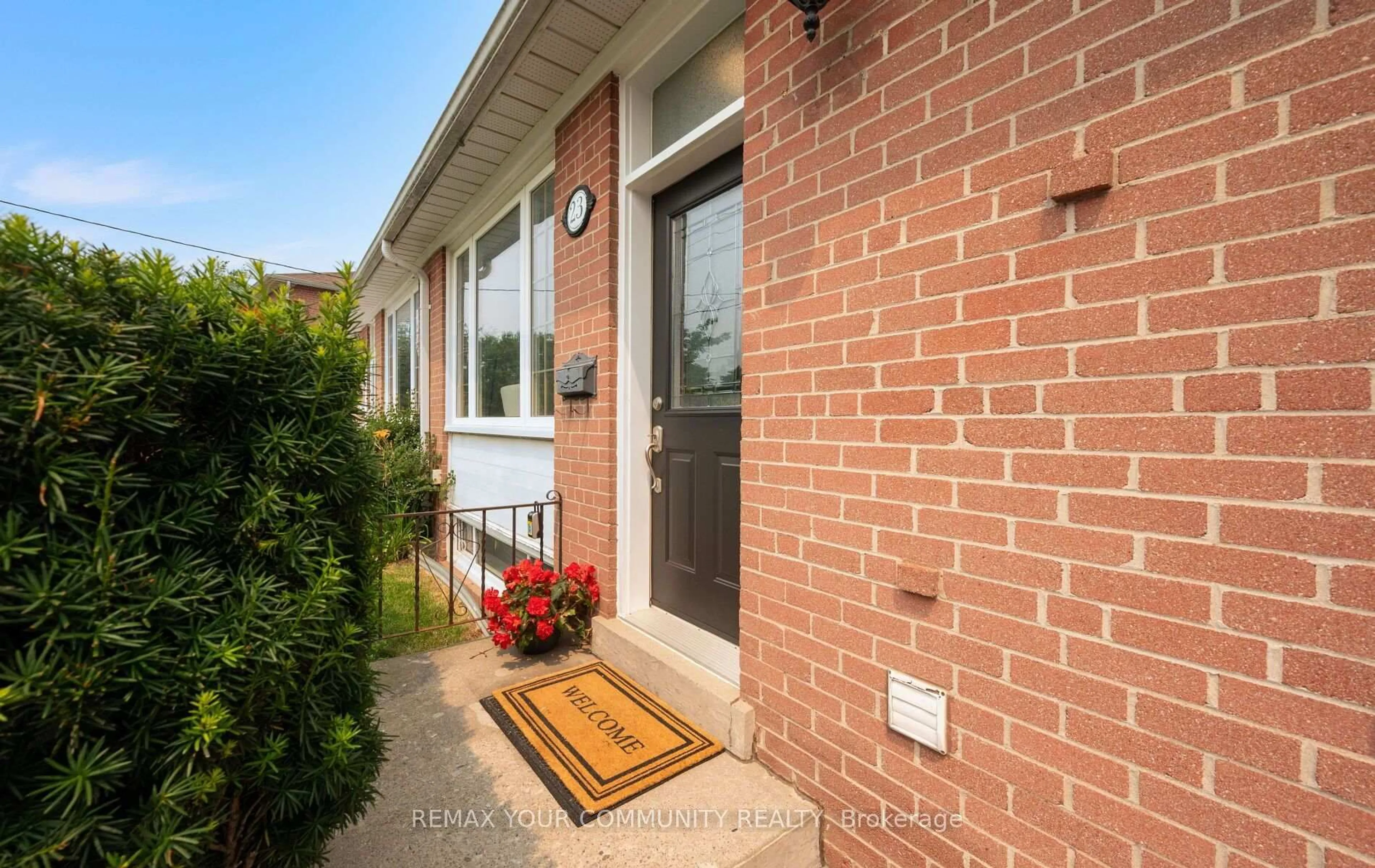 Home with brick exterior material, street for 23 Richardson Dr, Aurora Ontario L4G 1Z2