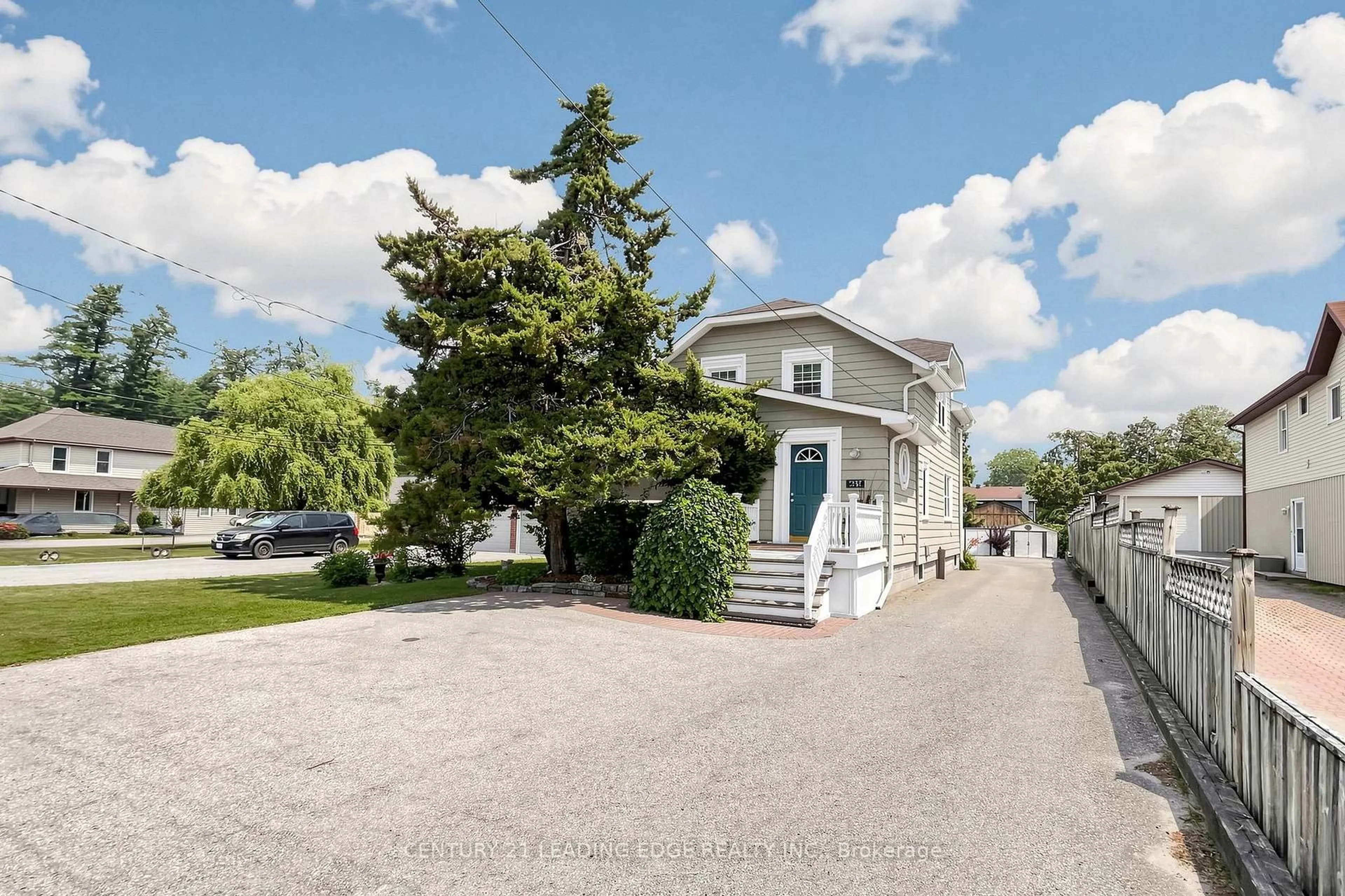 Patio, street for 21043 Dalton Rd, Georgina Ontario L0E 1L0