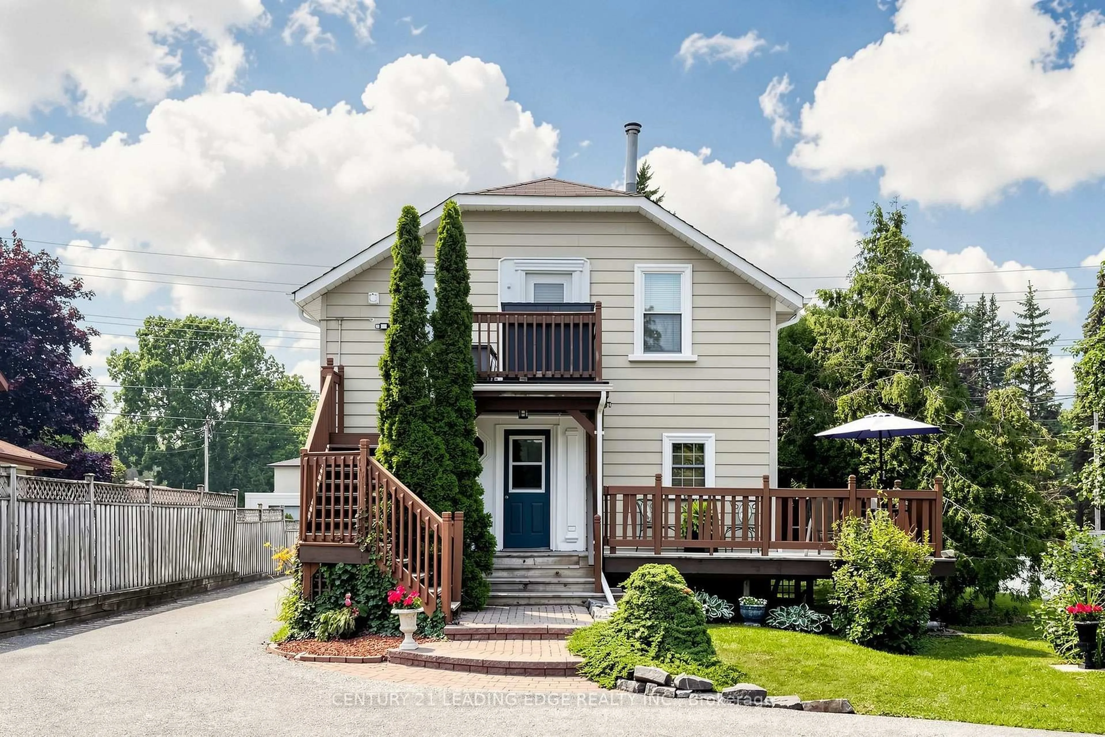 Home with vinyl exterior material, street for 21043 Dalton Rd, Georgina Ontario L0E 1L0