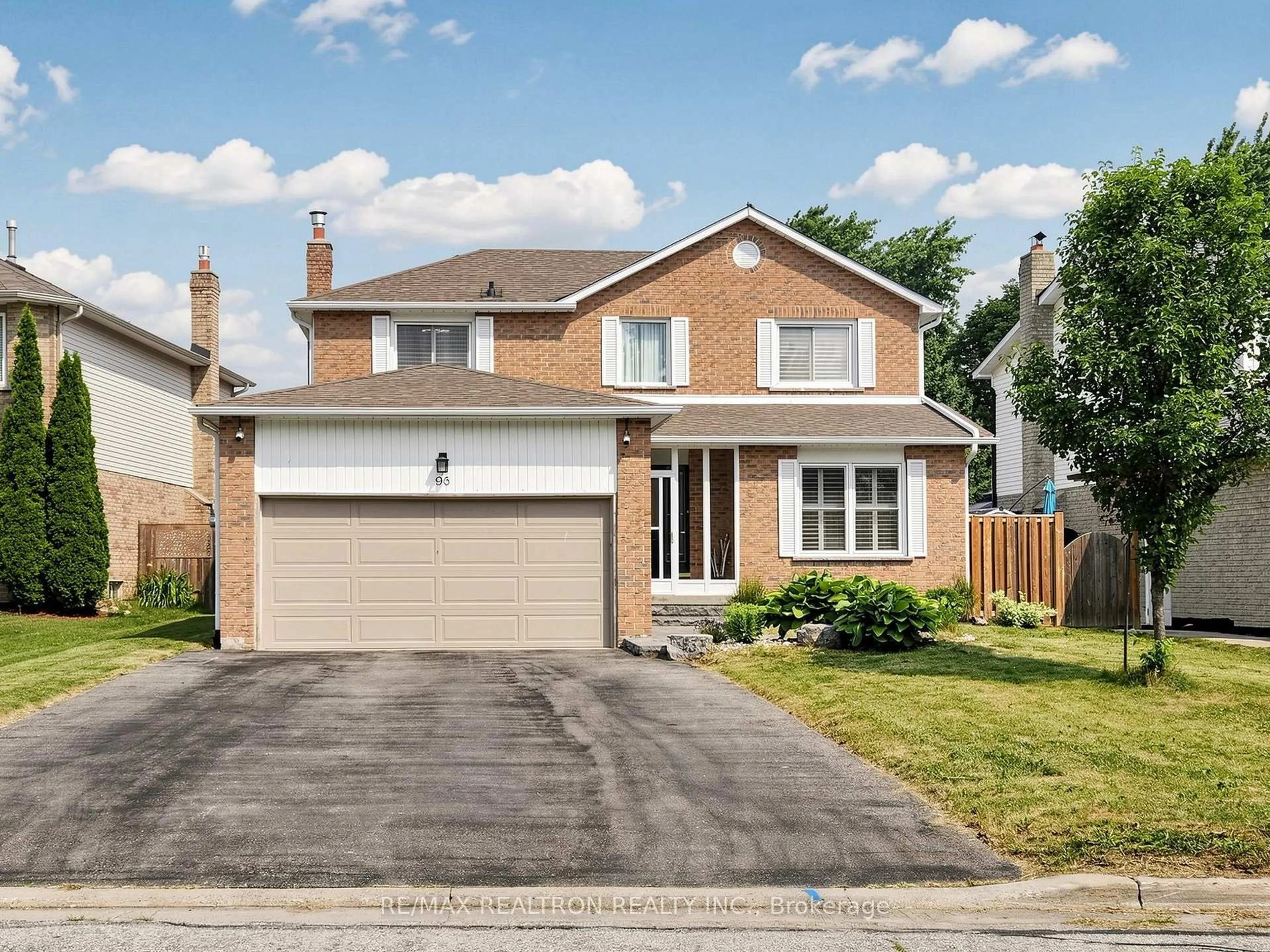 Home with vinyl exterior material, street for 93 Stiver Dr, Newmarket Ontario L3Y 7W2