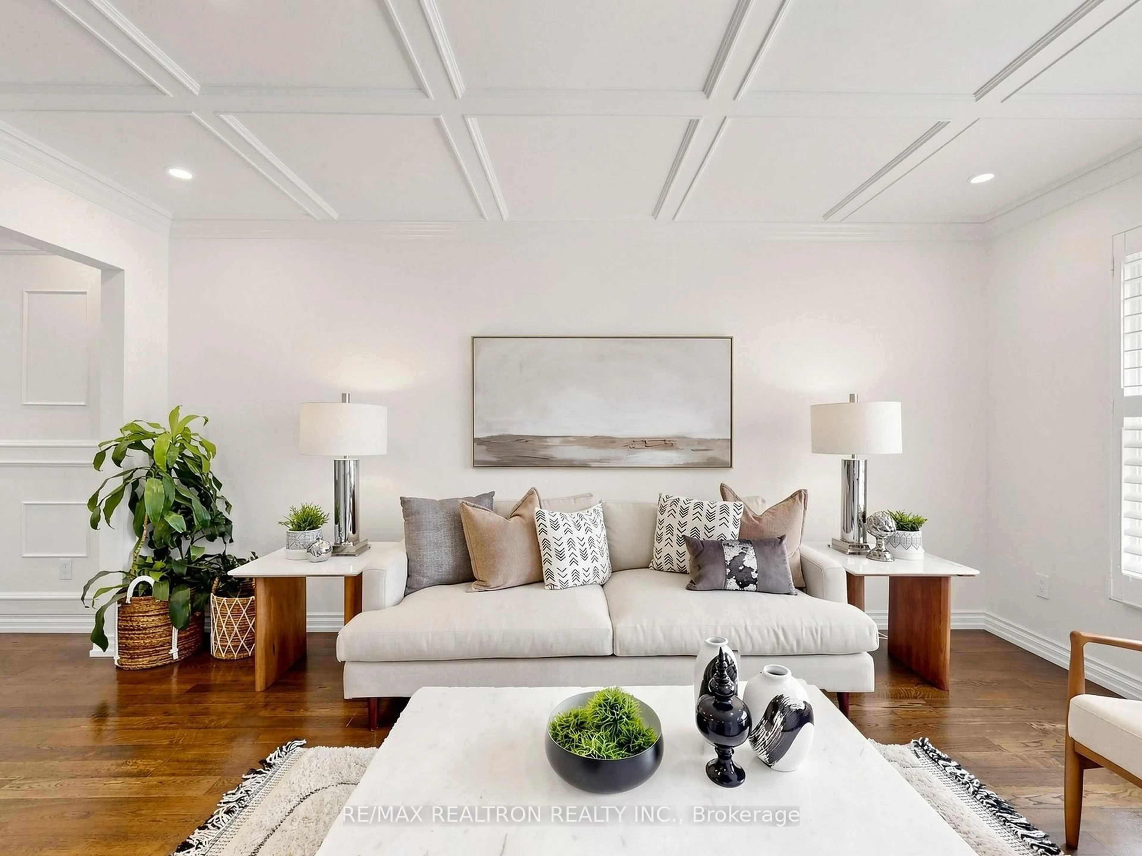 Living room with furniture, unknown for 93 Stiver Dr, Newmarket Ontario L3Y 7W2