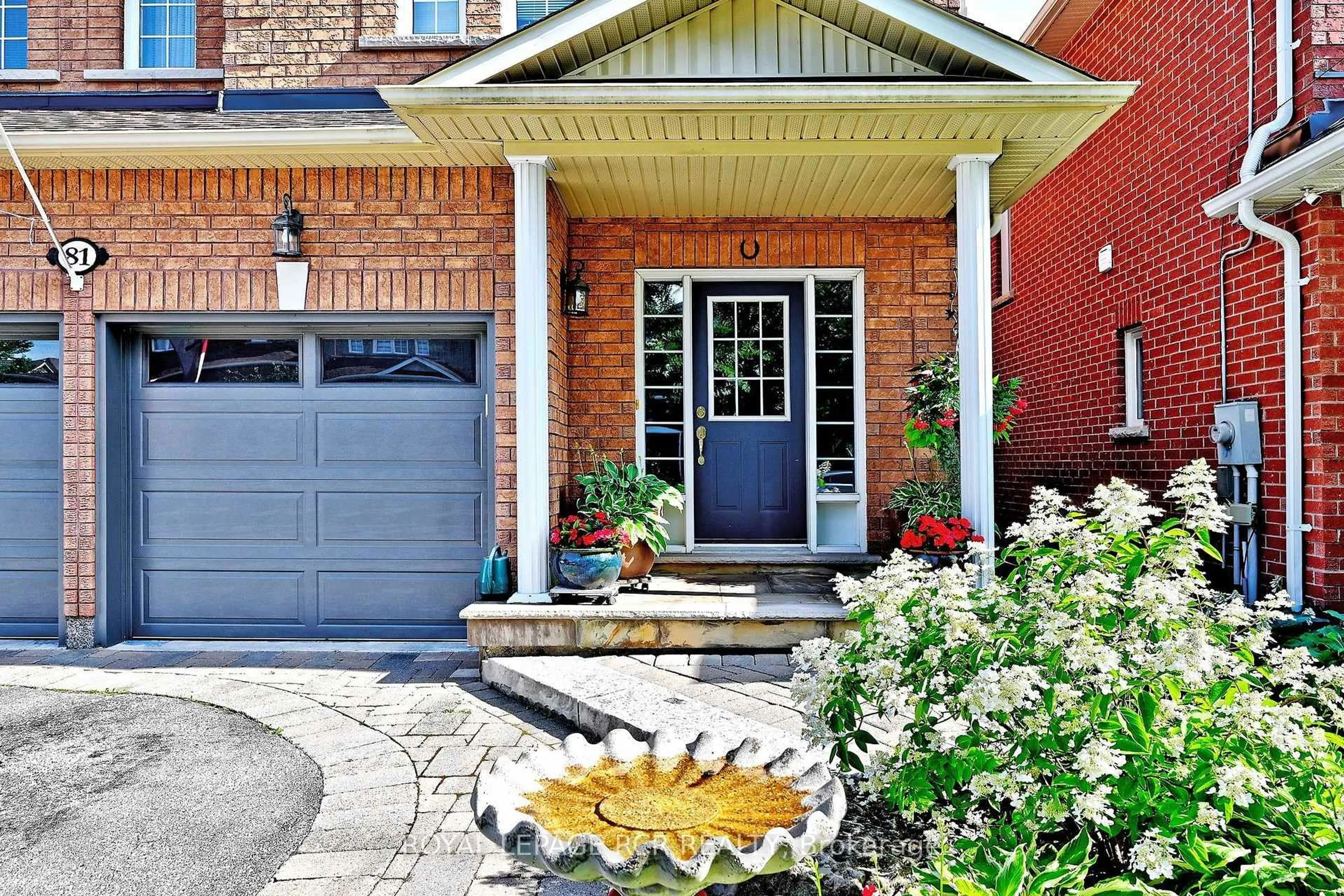 Home with brick exterior material, street for 81 Woodbury Cres, Newmarket Ontario L3X 2T2