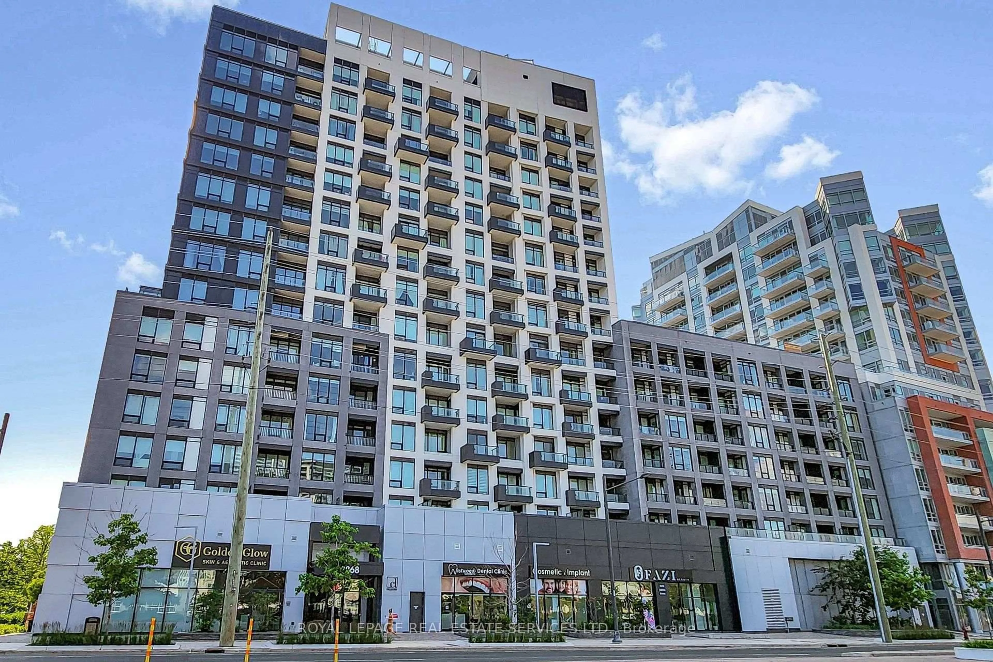 Patio, building for 8868 Yonge St #1107E, Richmond Hill Ontario L4C 1Z8