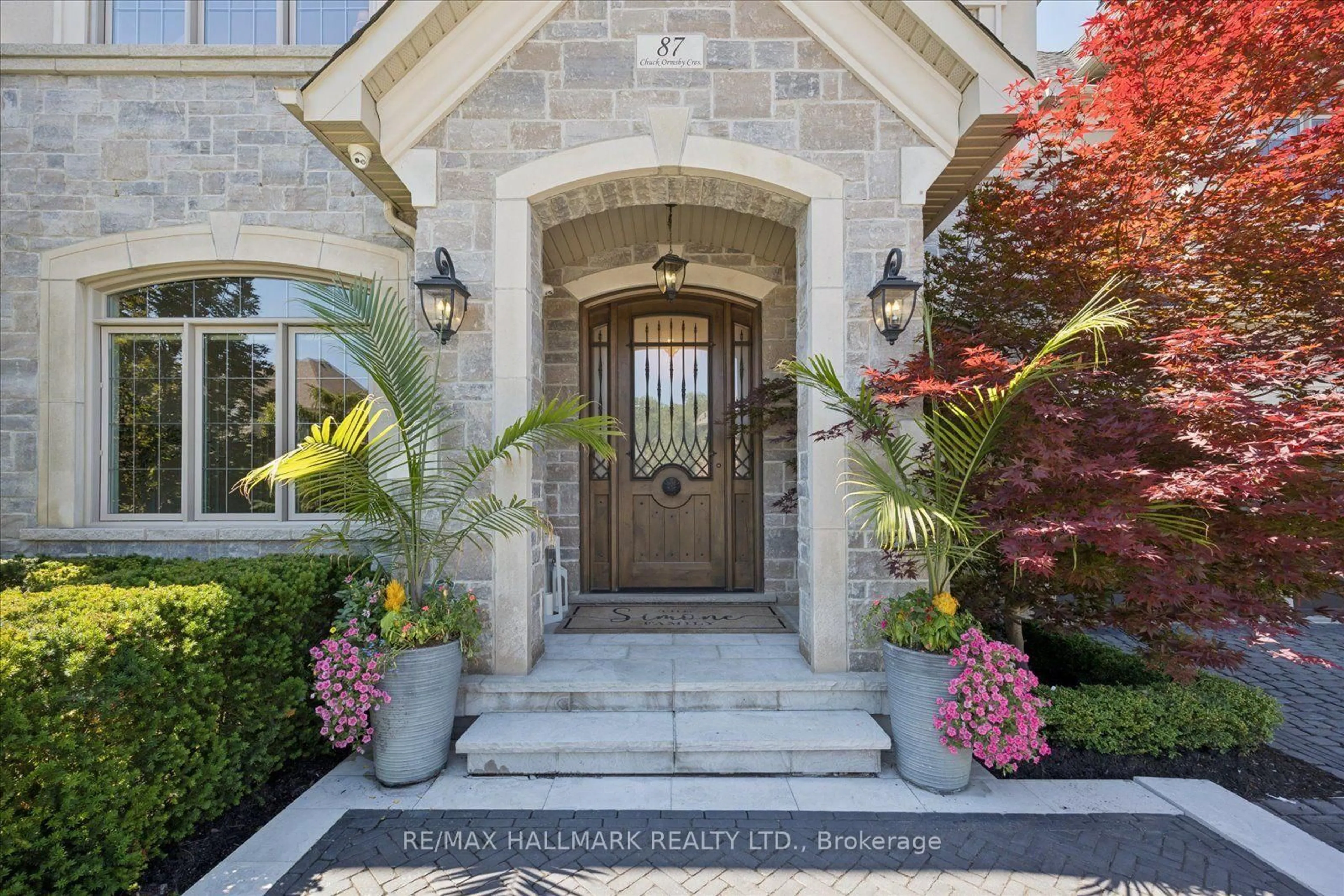 Indoor entryway for 87 Chuck Ormsby Cres, King Ontario L7B 0A7