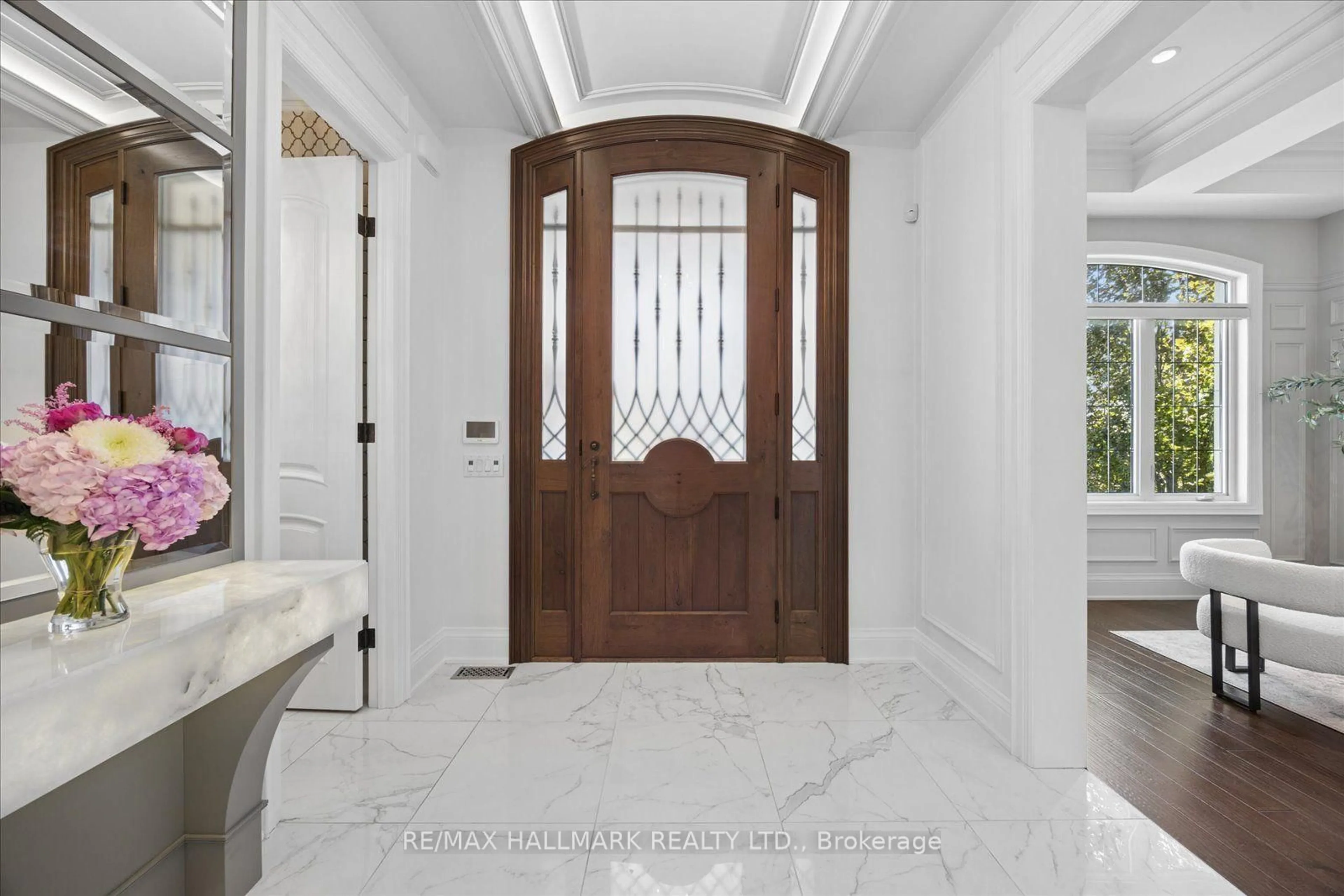 Indoor entryway for 87 Chuck Ormsby Cres, King Ontario L7B 0A7