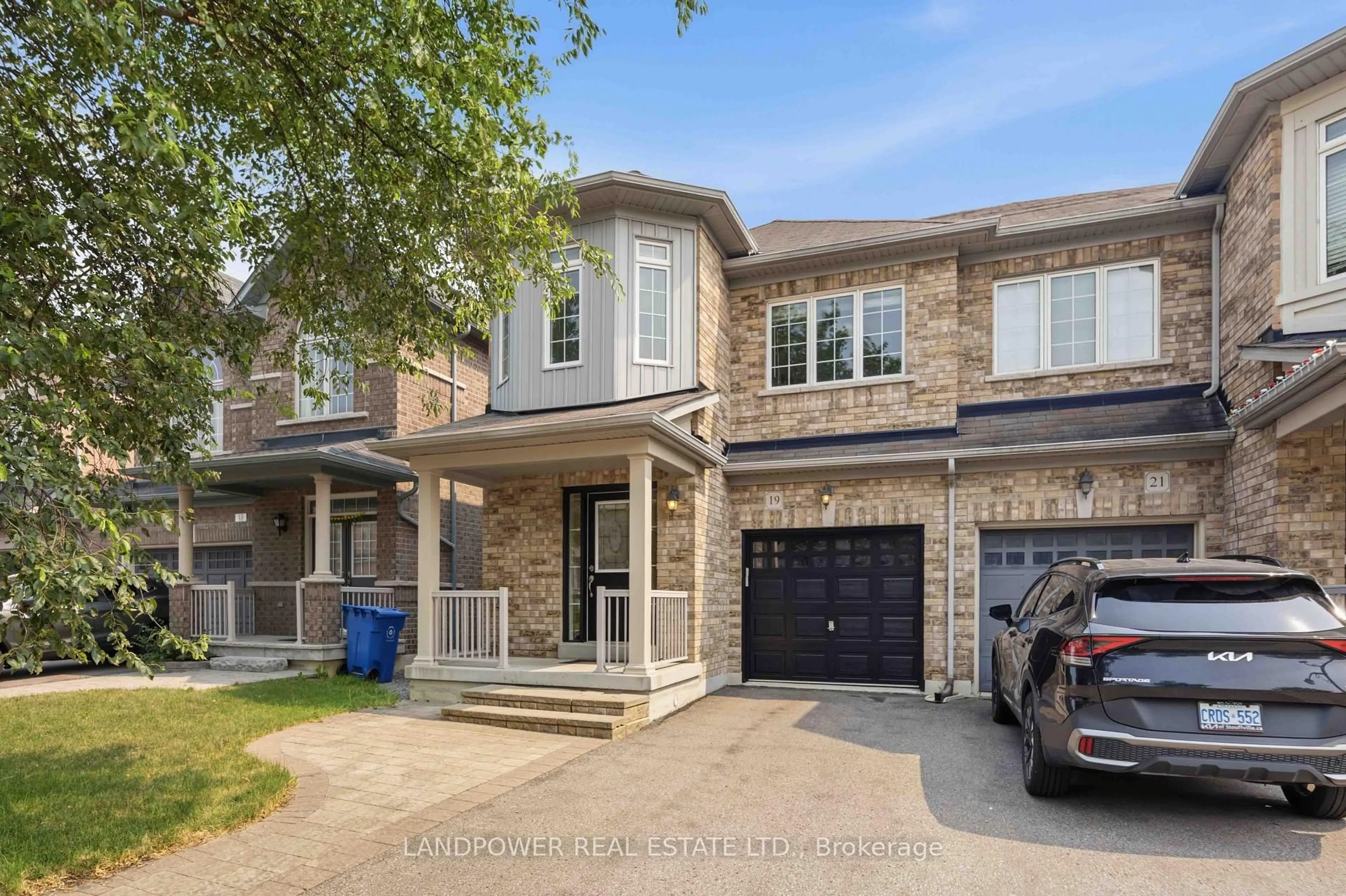 Home with brick exterior material, street for 19 Christian Hoover Dr, Whitchurch-Stouffville Ontario L4A 0X5