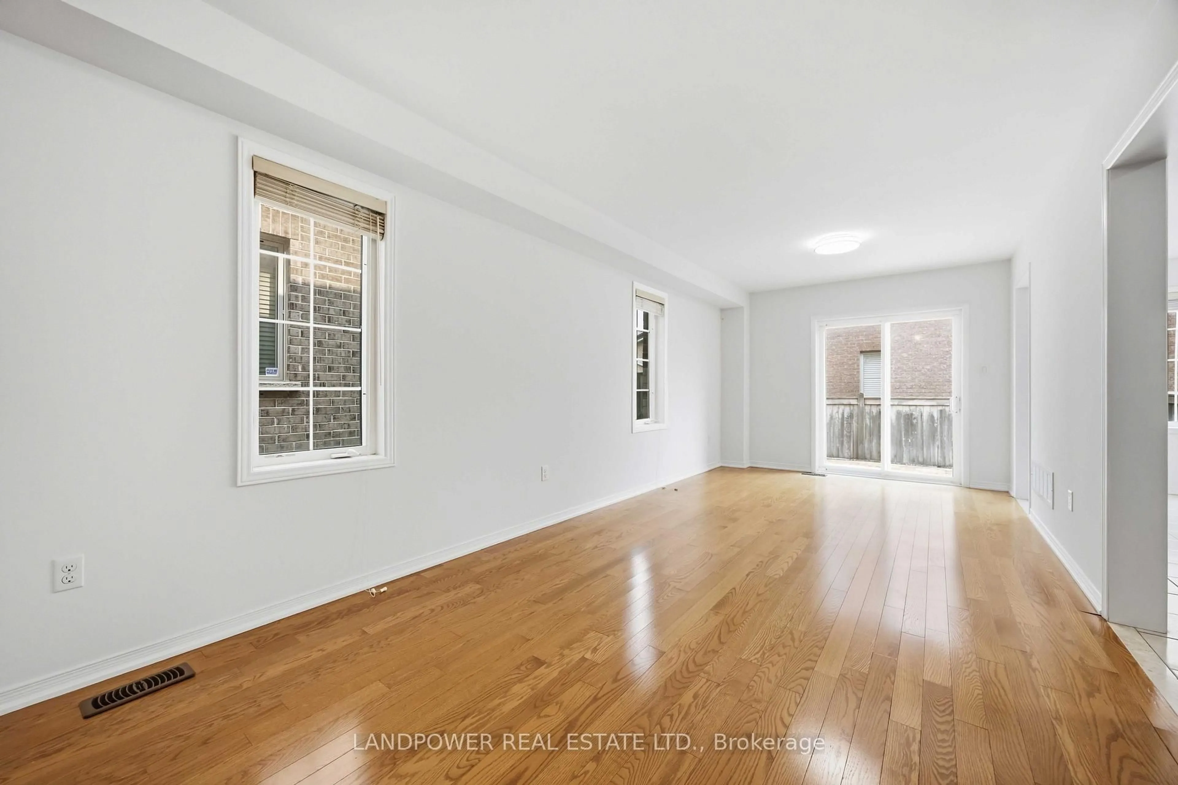 A pic of a room for 19 Christian Hoover Dr, Whitchurch-Stouffville Ontario L4A 0X5