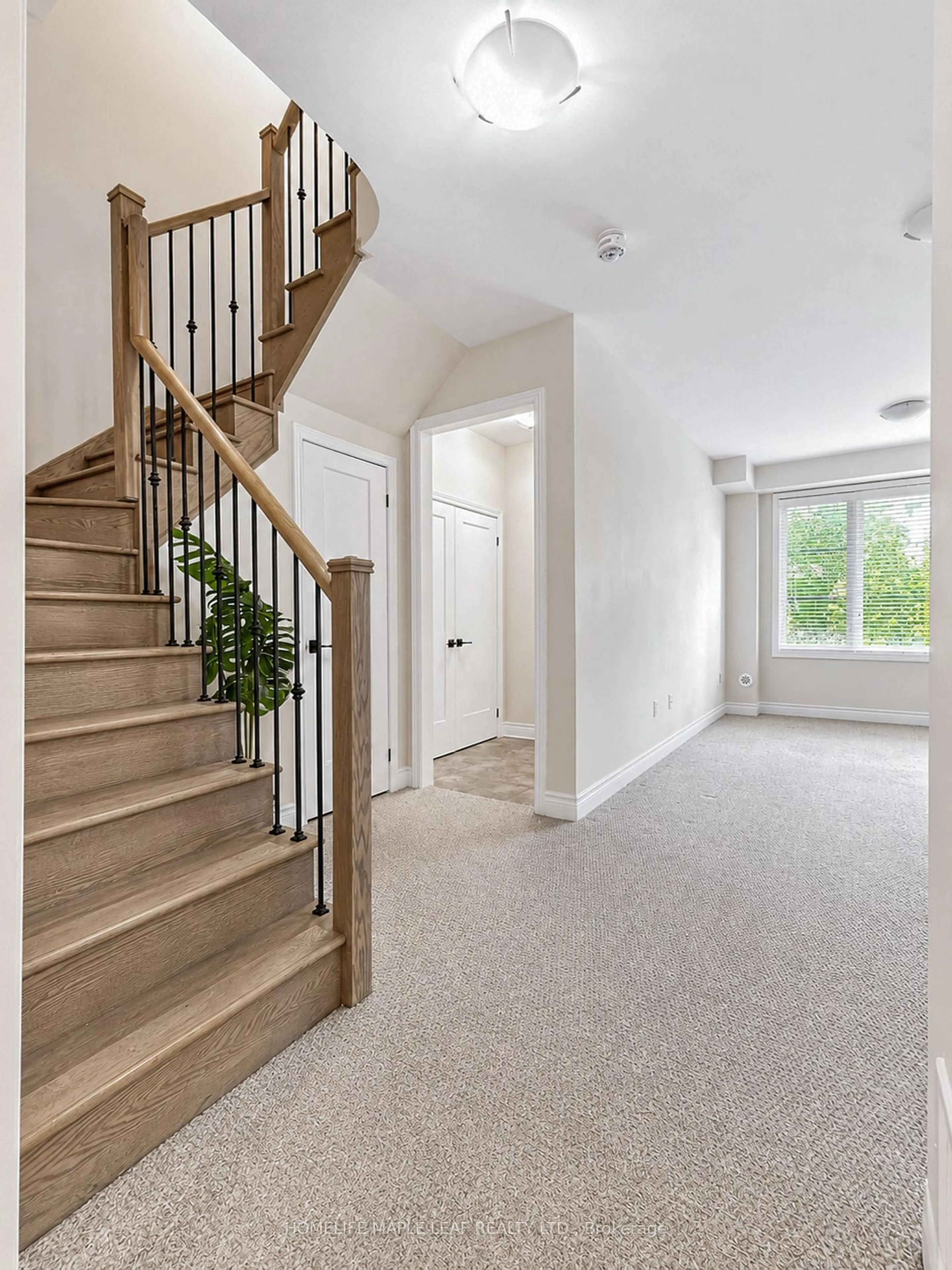 Unknown for 11 Aylin Cres, Vaughan Ontario L6A 4Z8
