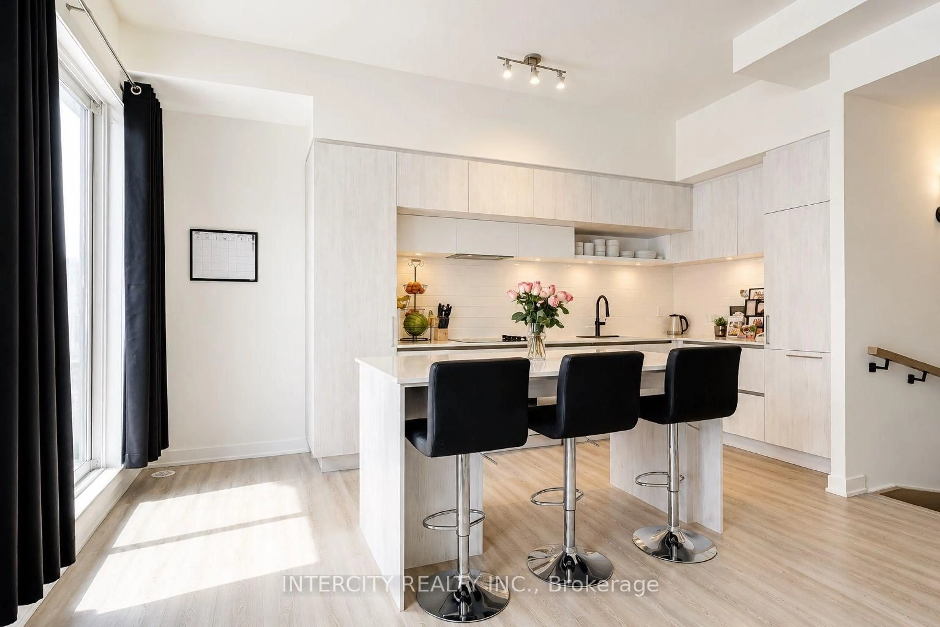 Contemporary kitchen, unknown for 11 David Eyer Rd #1504, Richmond Hill Ontario L4S 0N3