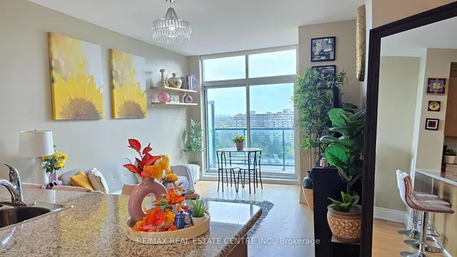 18 Harding Blvd #PH207, Richmond Hill 3