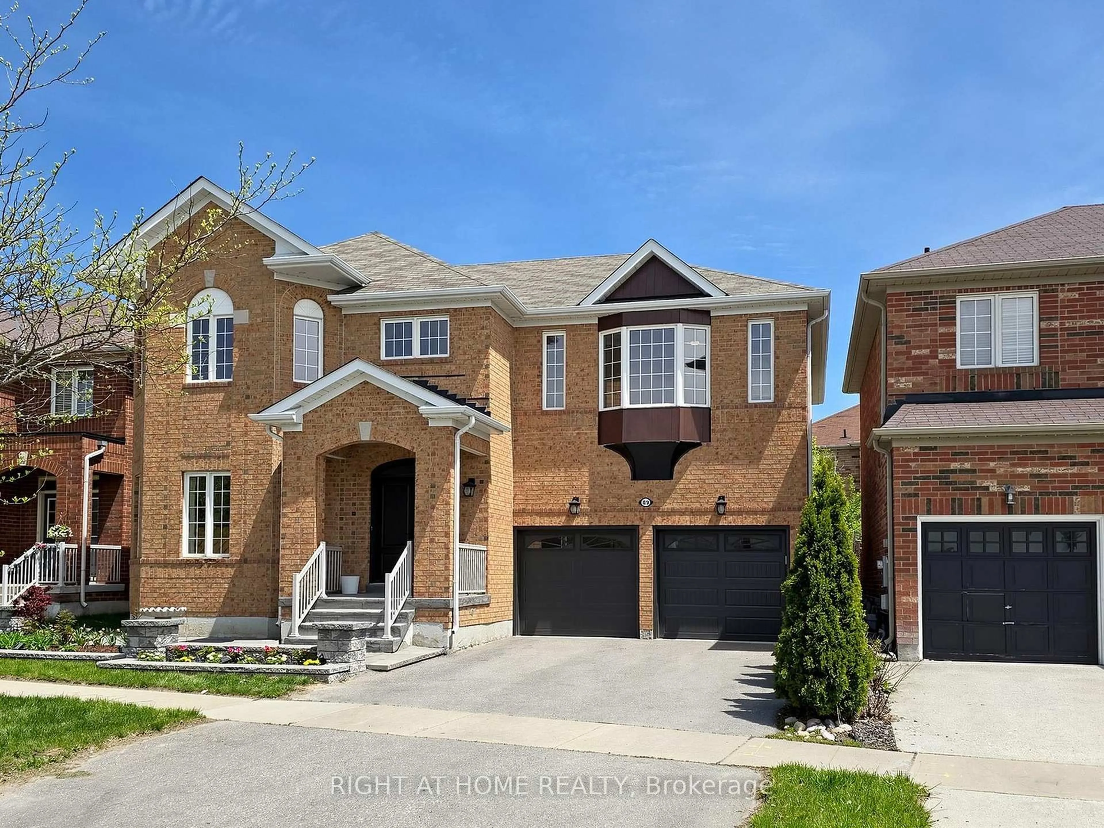 Home with brick exterior material, street for 89 Greenwood Rd, Whitchurch-Stouffville Ontario L4A 0N8