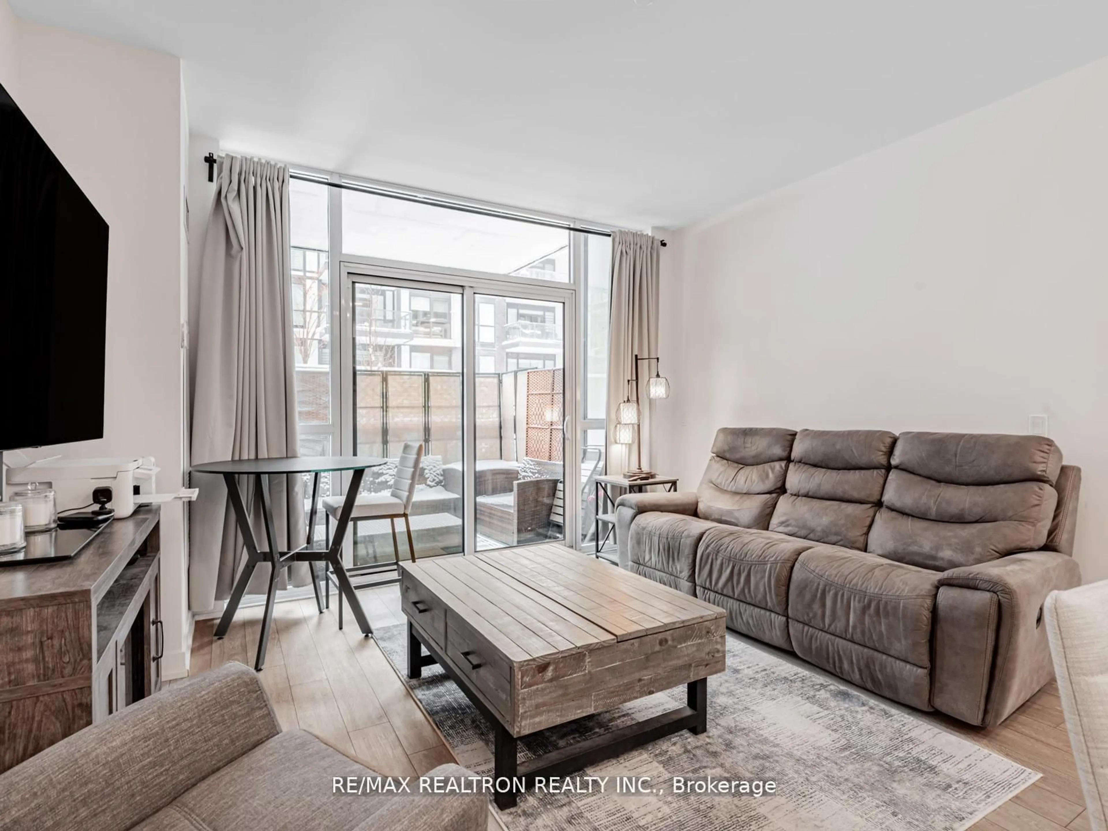 Living room with furniture, unknown for 415 SEA RAY Ave #G13, Innisfil Ontario L9S 0N9