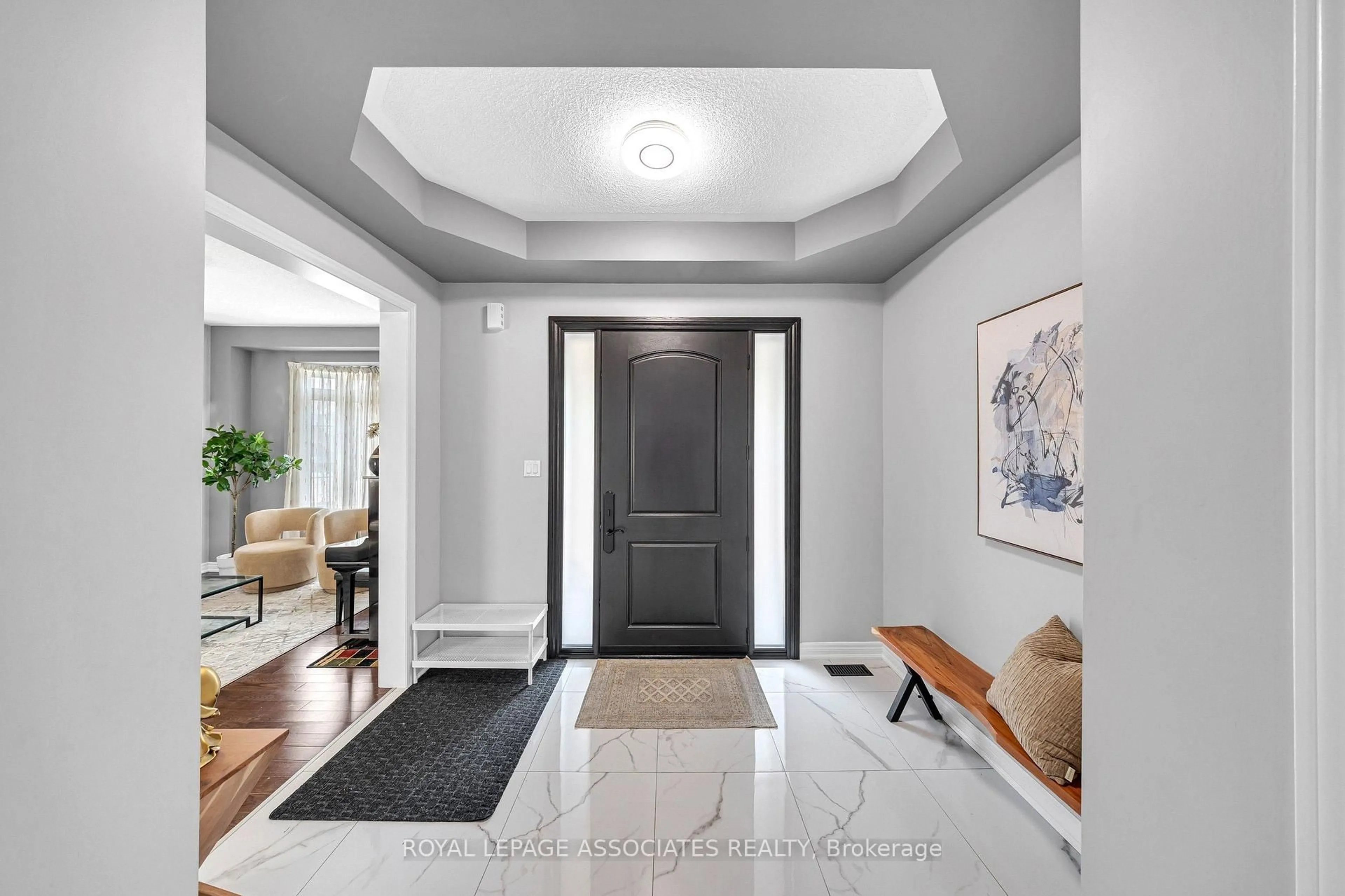 Indoor entryway for 5 Mead Terr, Markham Ontario L6E 1E5
