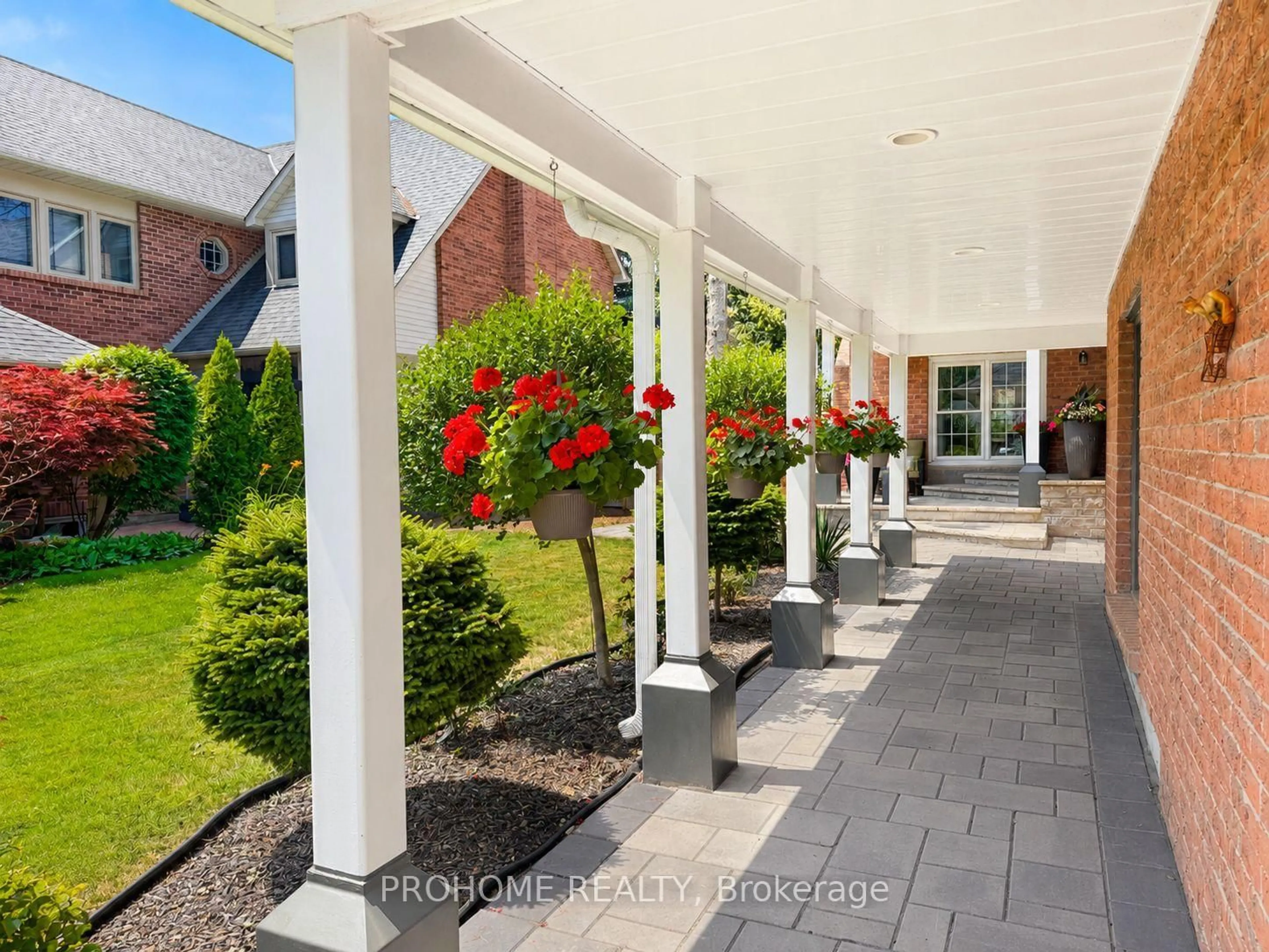 Indoor foyer for 43 Rosemead Clse, Markham Ontario L3R 3Z4