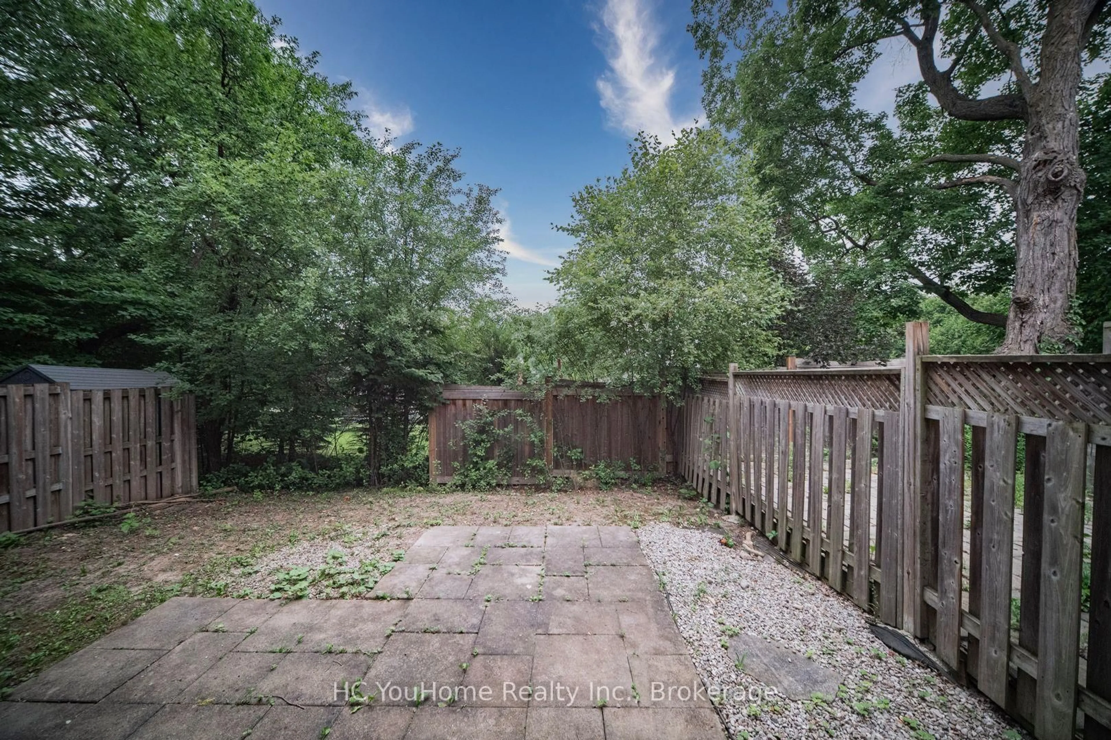 Patio, street for 70 Dovetail Dr, Richmond Hill Ontario L4E 5A7