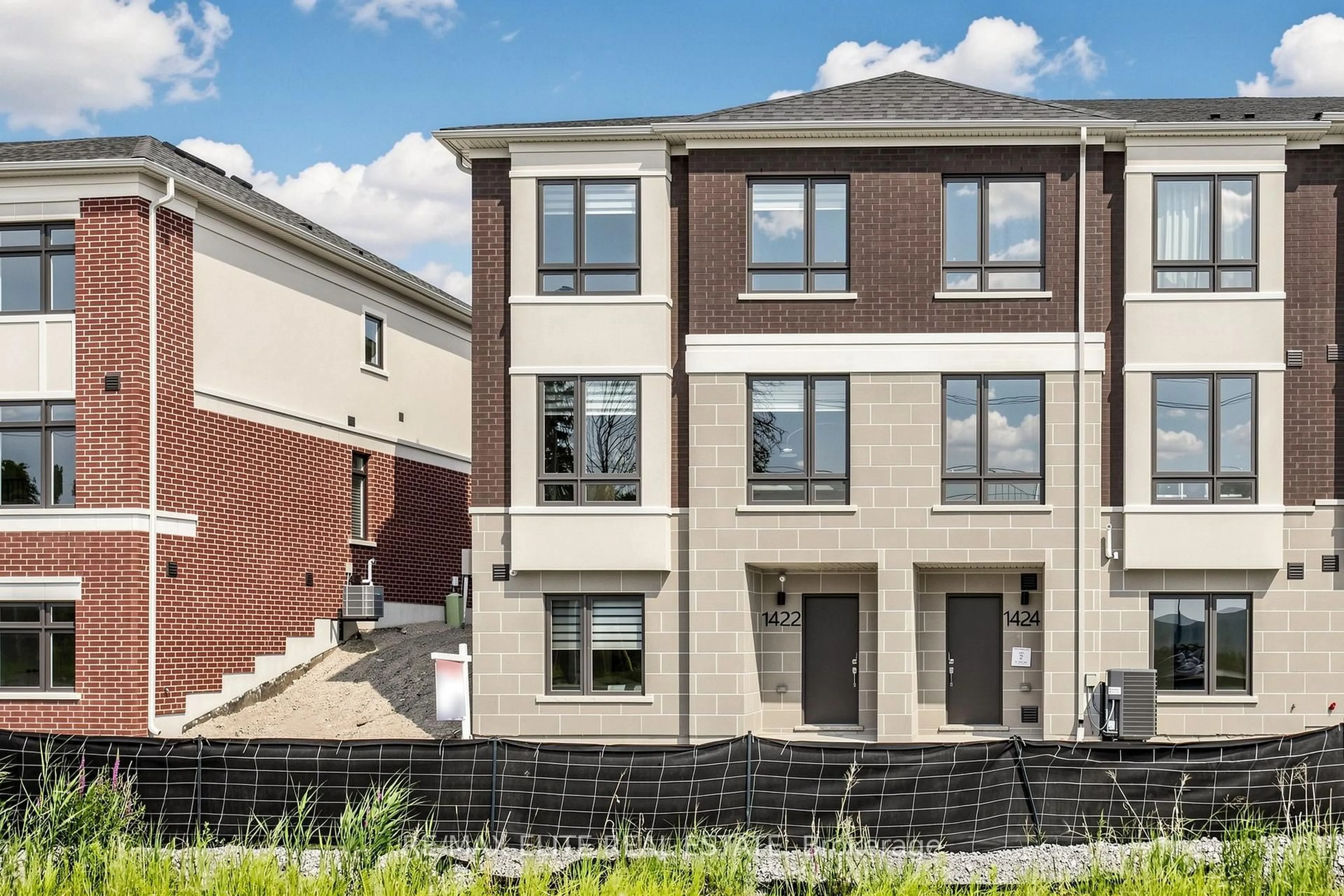 Home with brick exterior material, street for 1422 19th Ave, Richmond Hill Ontario L4E 3R9