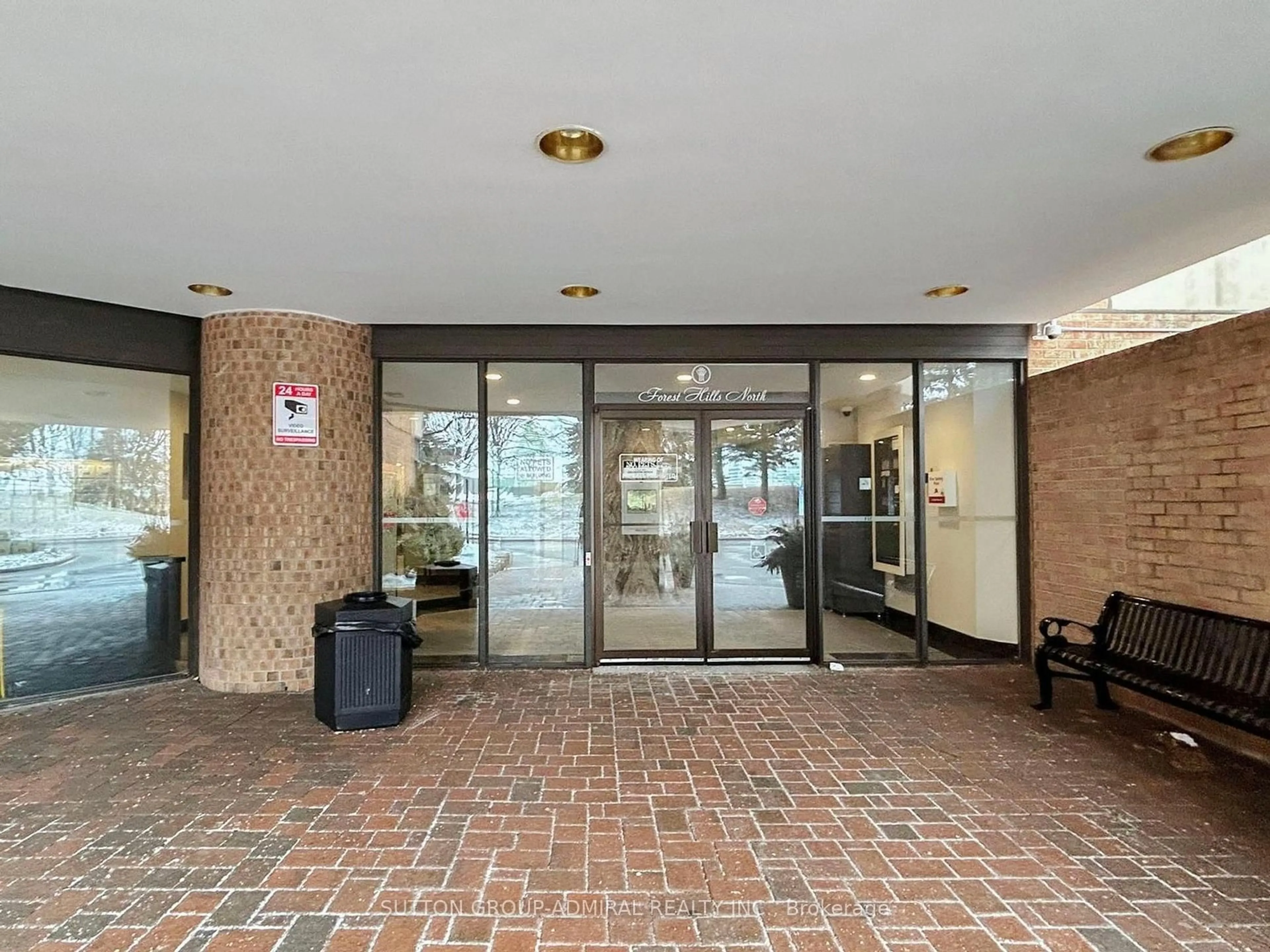 Indoor foyer for 7601 Bathurst St #312, Vaughan Ontario L4J 4H5