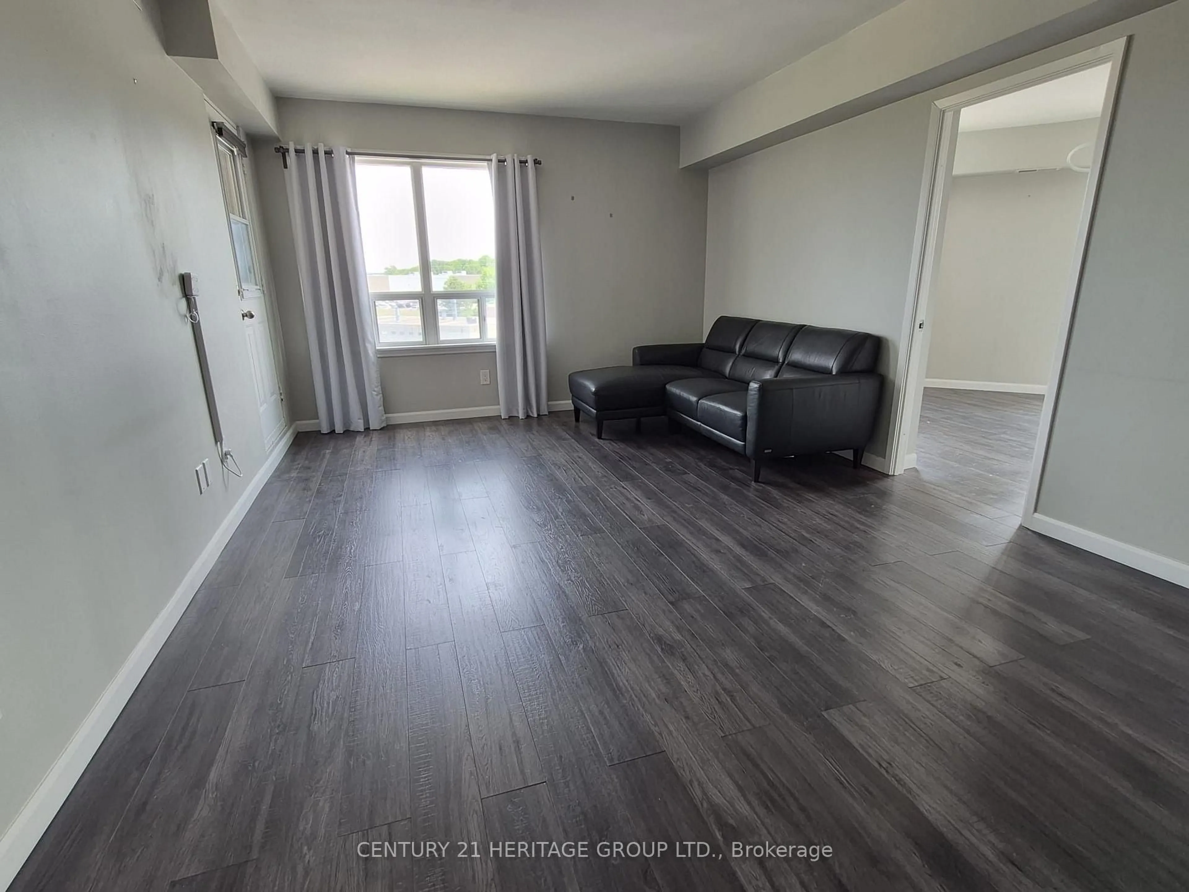 A pic of a room for 160 Wellington St #513, Aurora Ontario L4G 1J3
