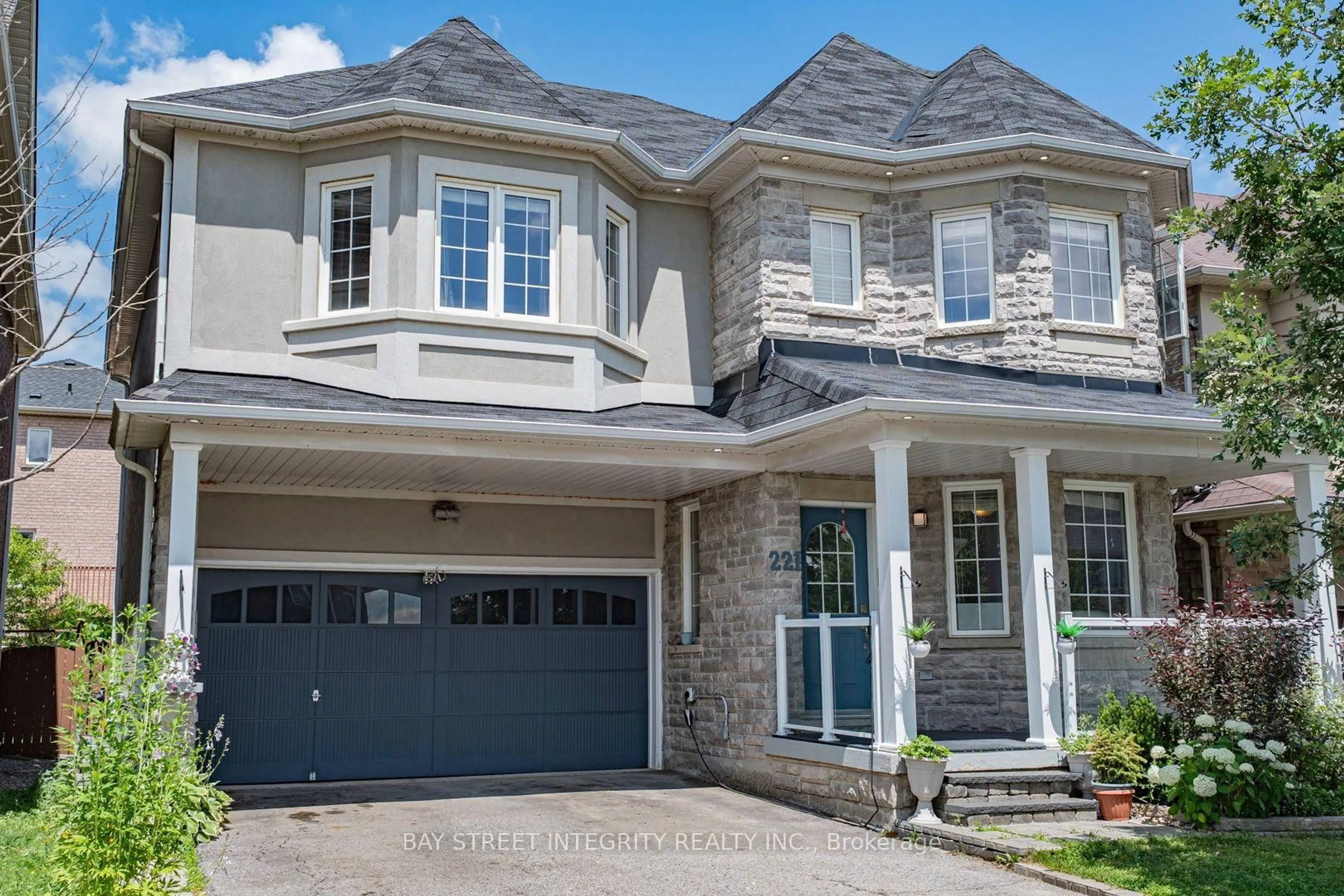 Home with brick exterior material, street for 221 Woodspring Ave, Newmarket Ontario L3X 3J4