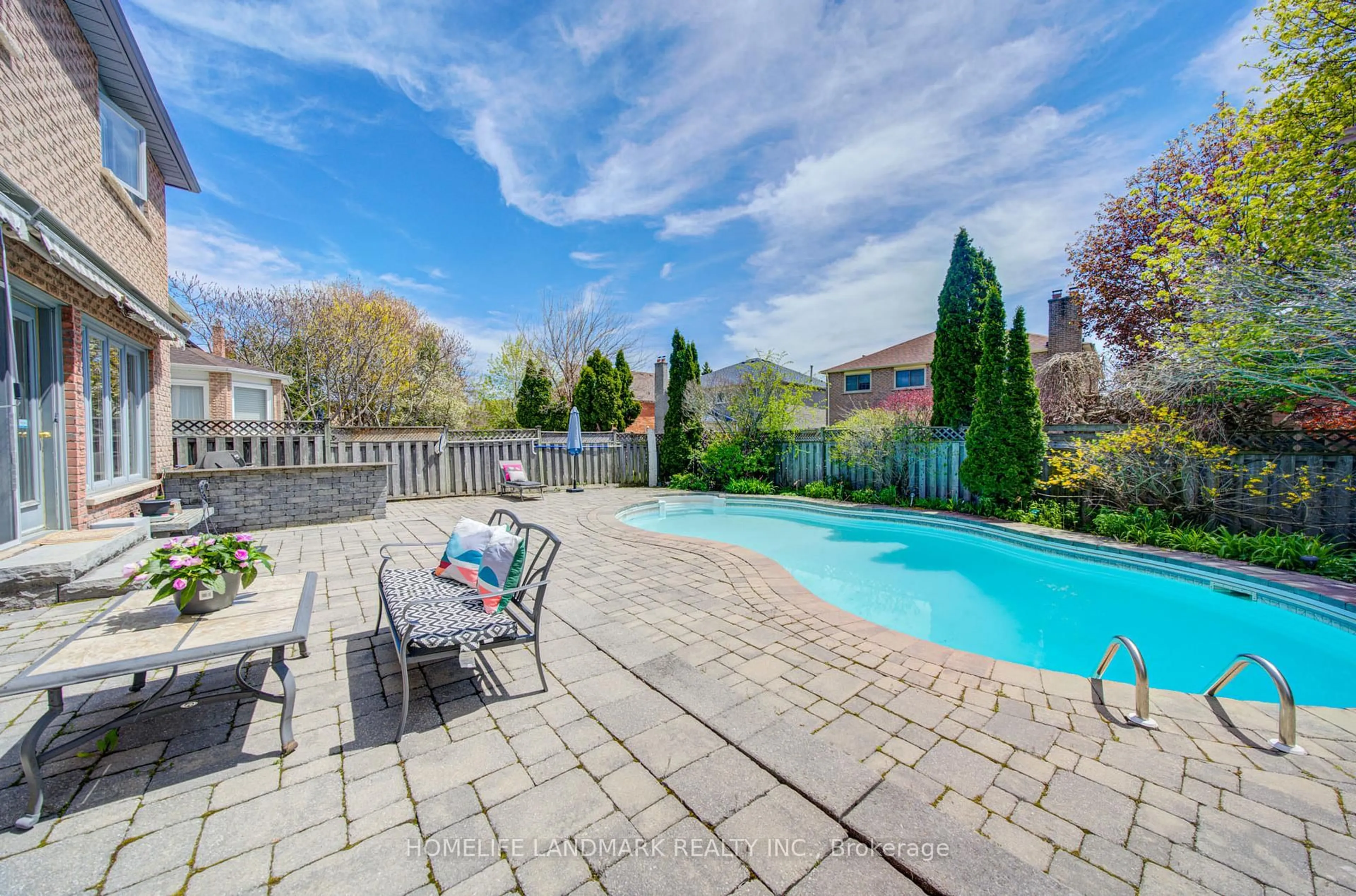 Pool for 375 Manhattan Dr, Markham Ontario L3P 7J2