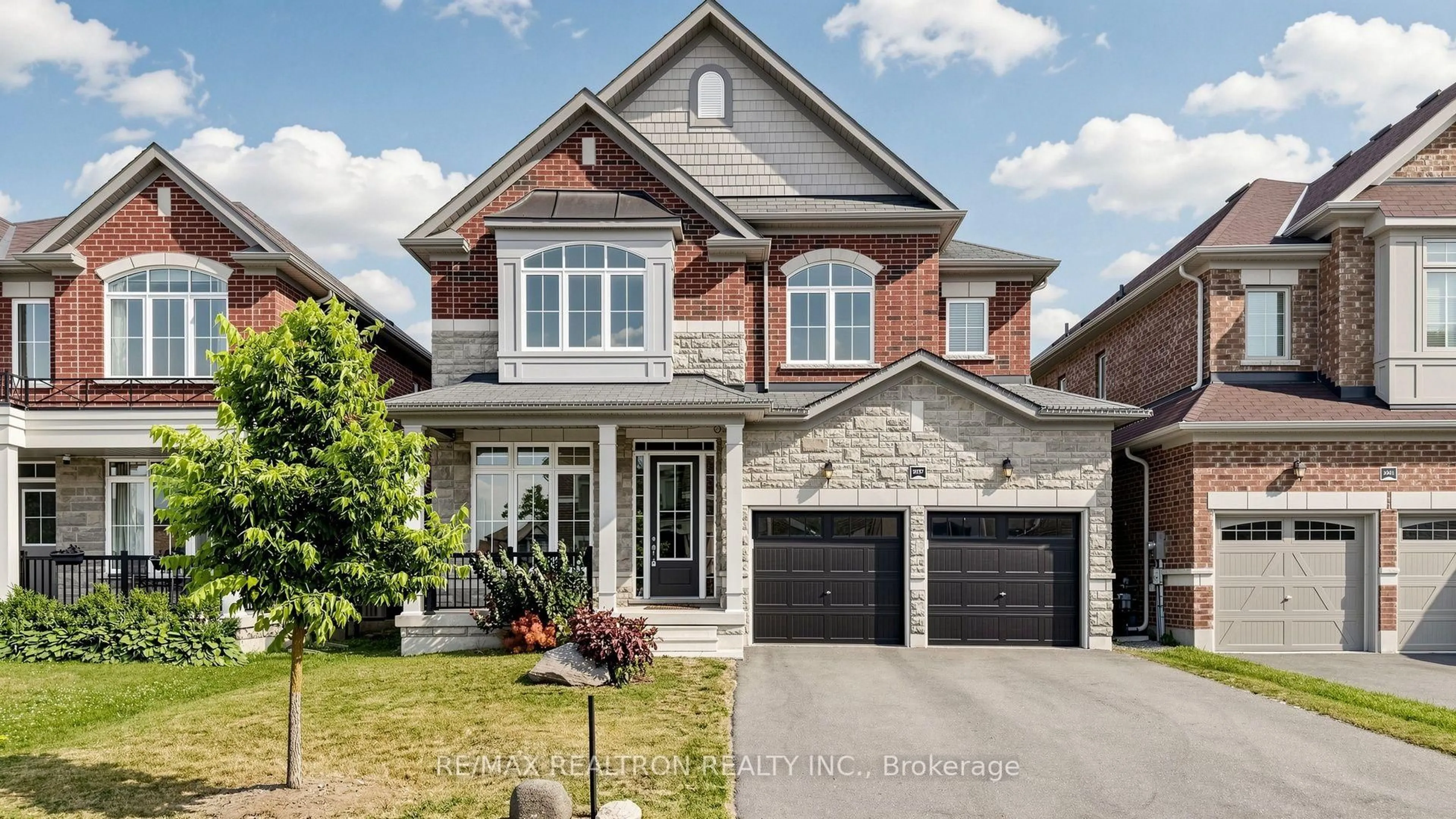 Home with brick exterior material, street for 1037 Larter St, Innisfil Ontario L9S 0N4