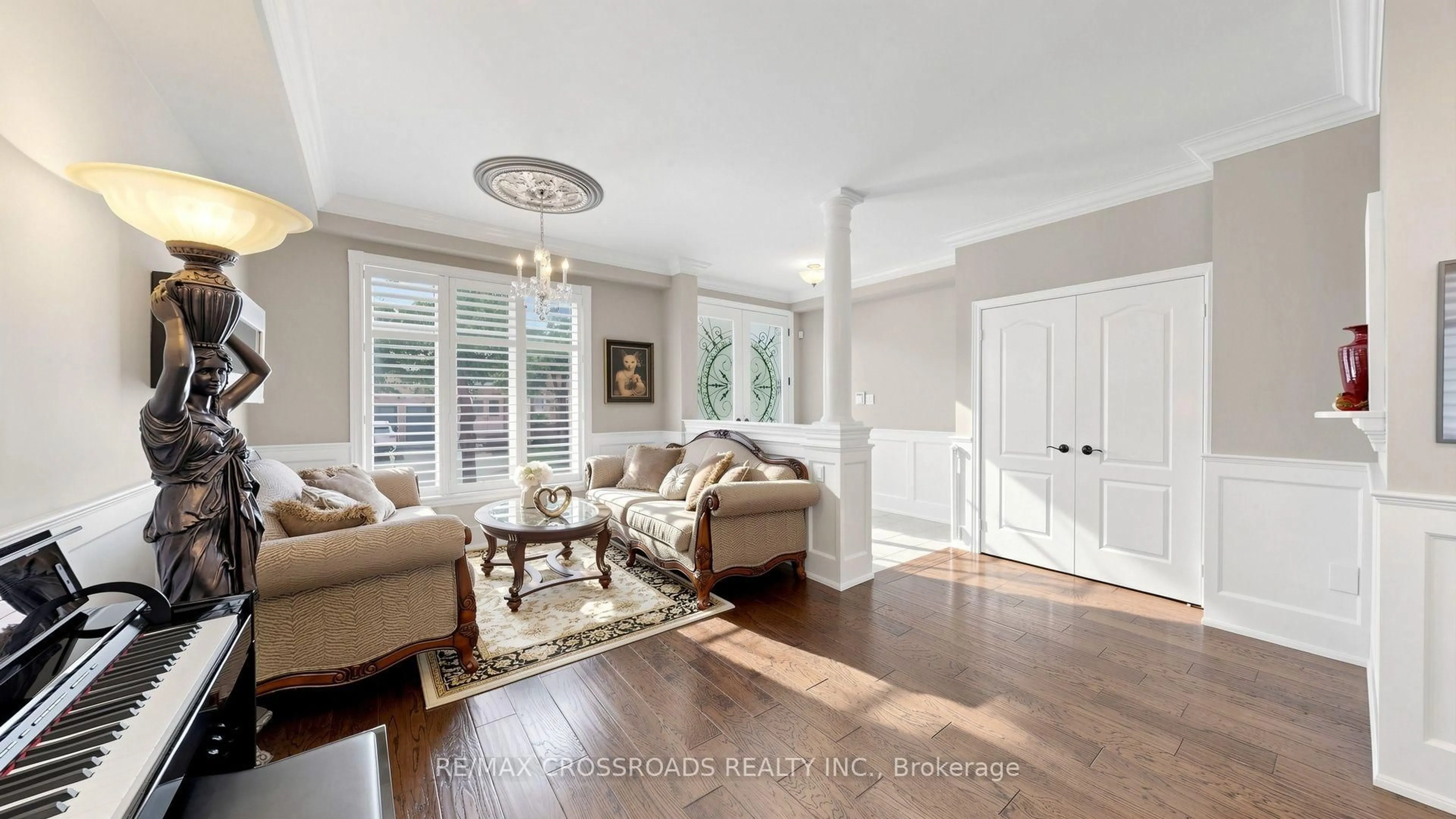 Living room with furniture, unknown for 22 Bartlett Rd, Markham Ontario L6C 2Y6