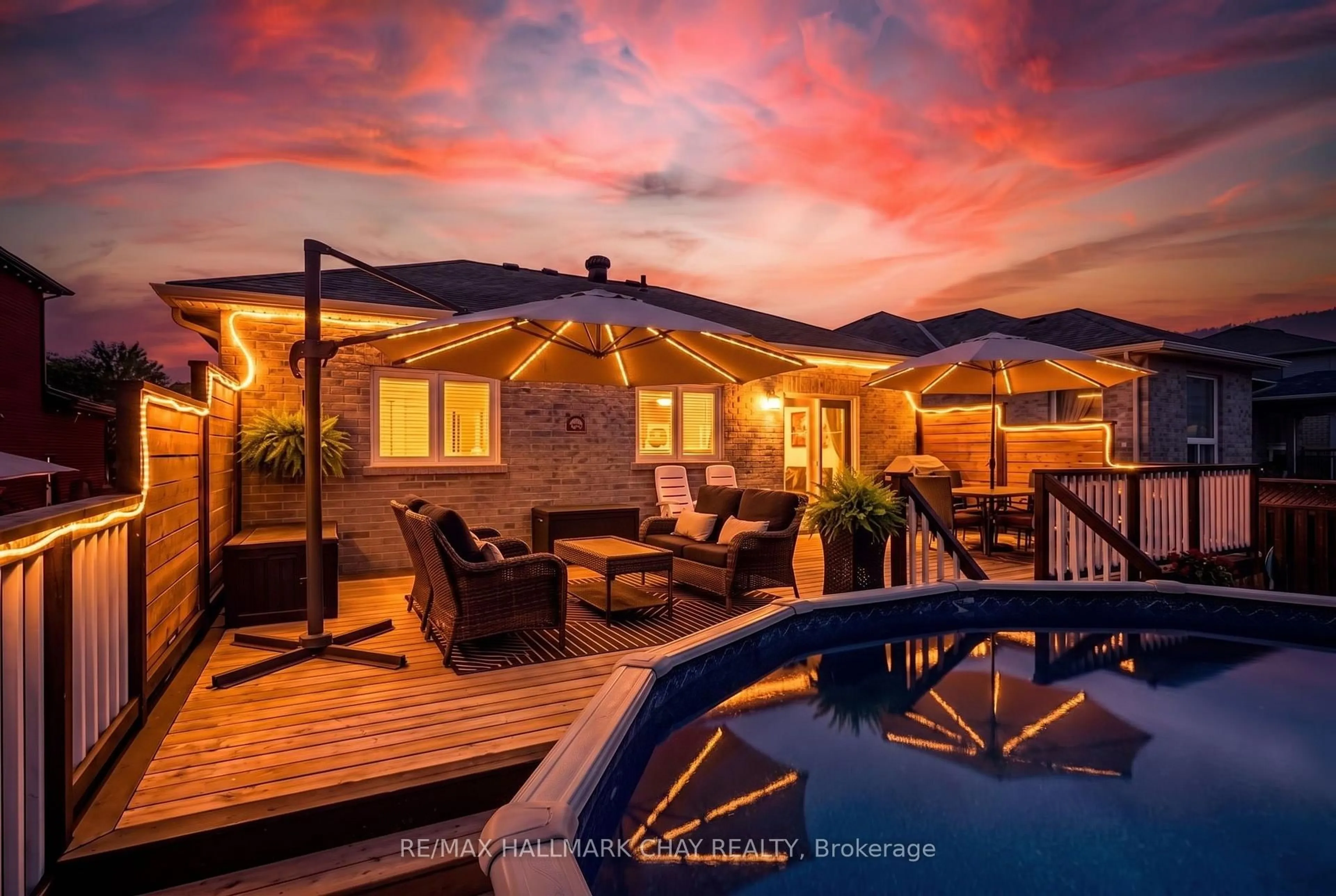 Patio, water/lake/river/ocean view for 1925 Emerald Crt, Innisfil Ontario L9S 2A4