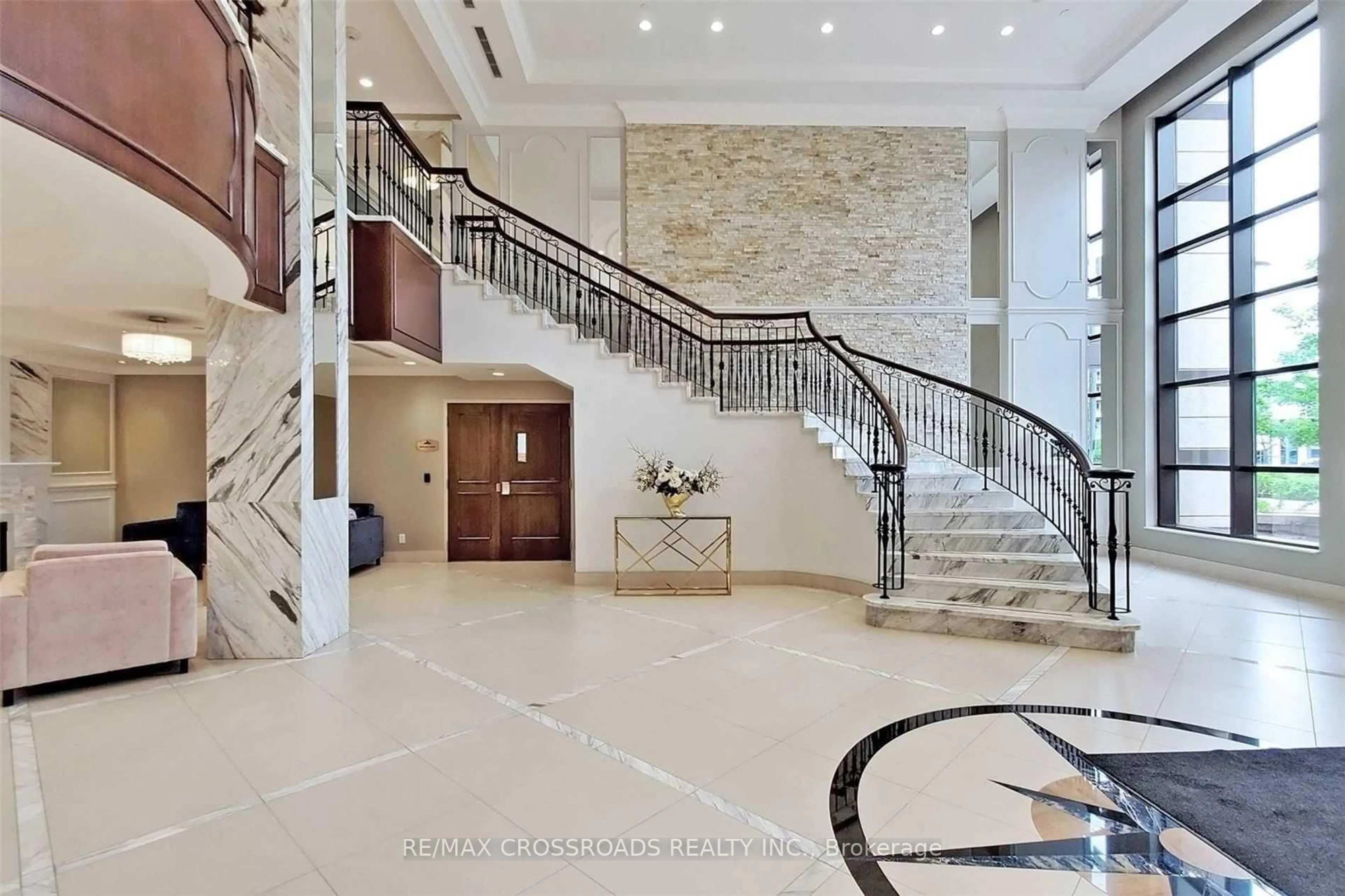 Indoor foyer for 99 South Town Centre Blvd #720, Markham Ontario L6G 0E9