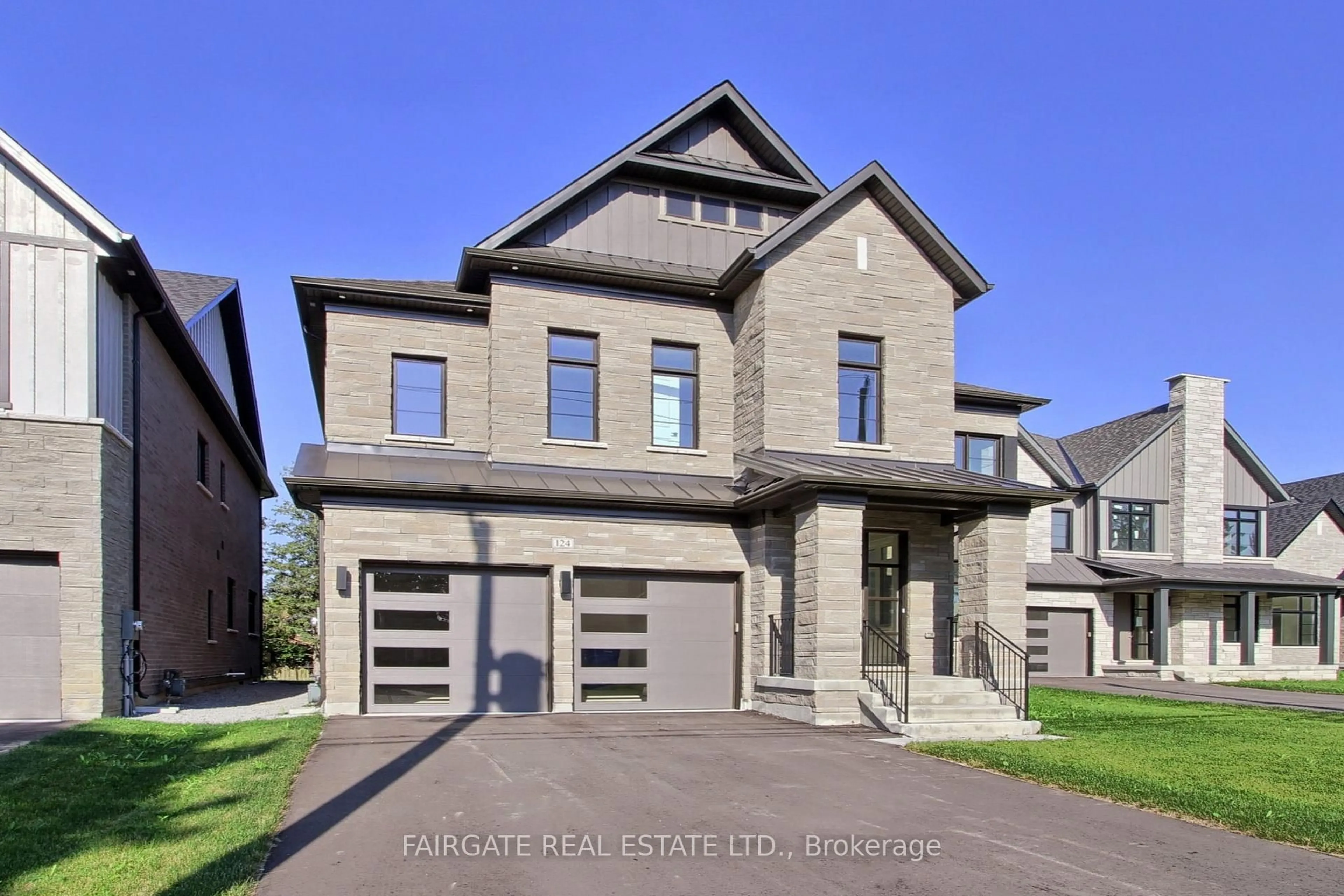 Home with brick exterior material, street for 124 William St, Whitchurch-Stouffville Ontario L4A 1B3