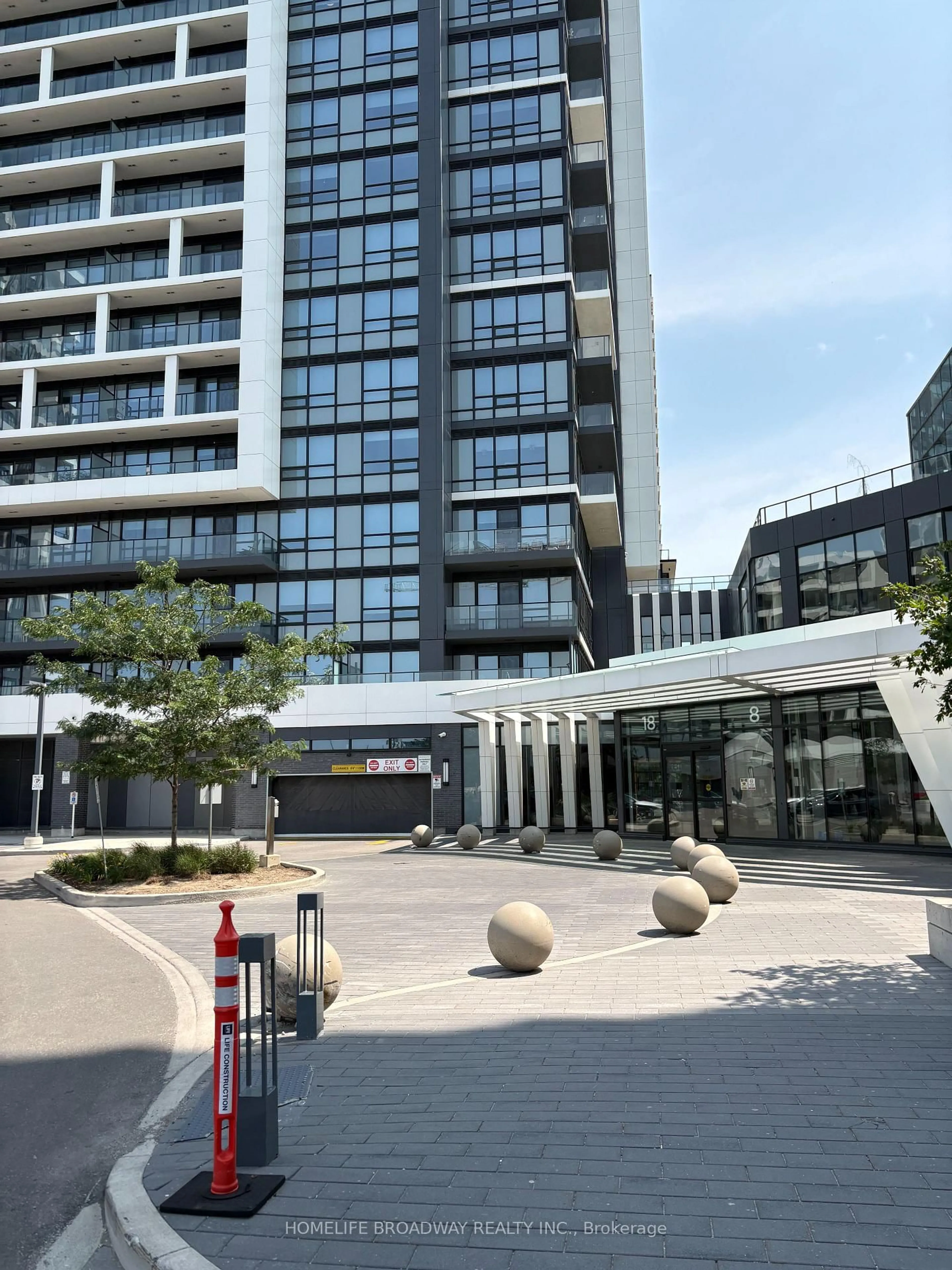 Indoor foyer for 18 Water Walk Dr #3310, Markham Ontario L3R 6L5