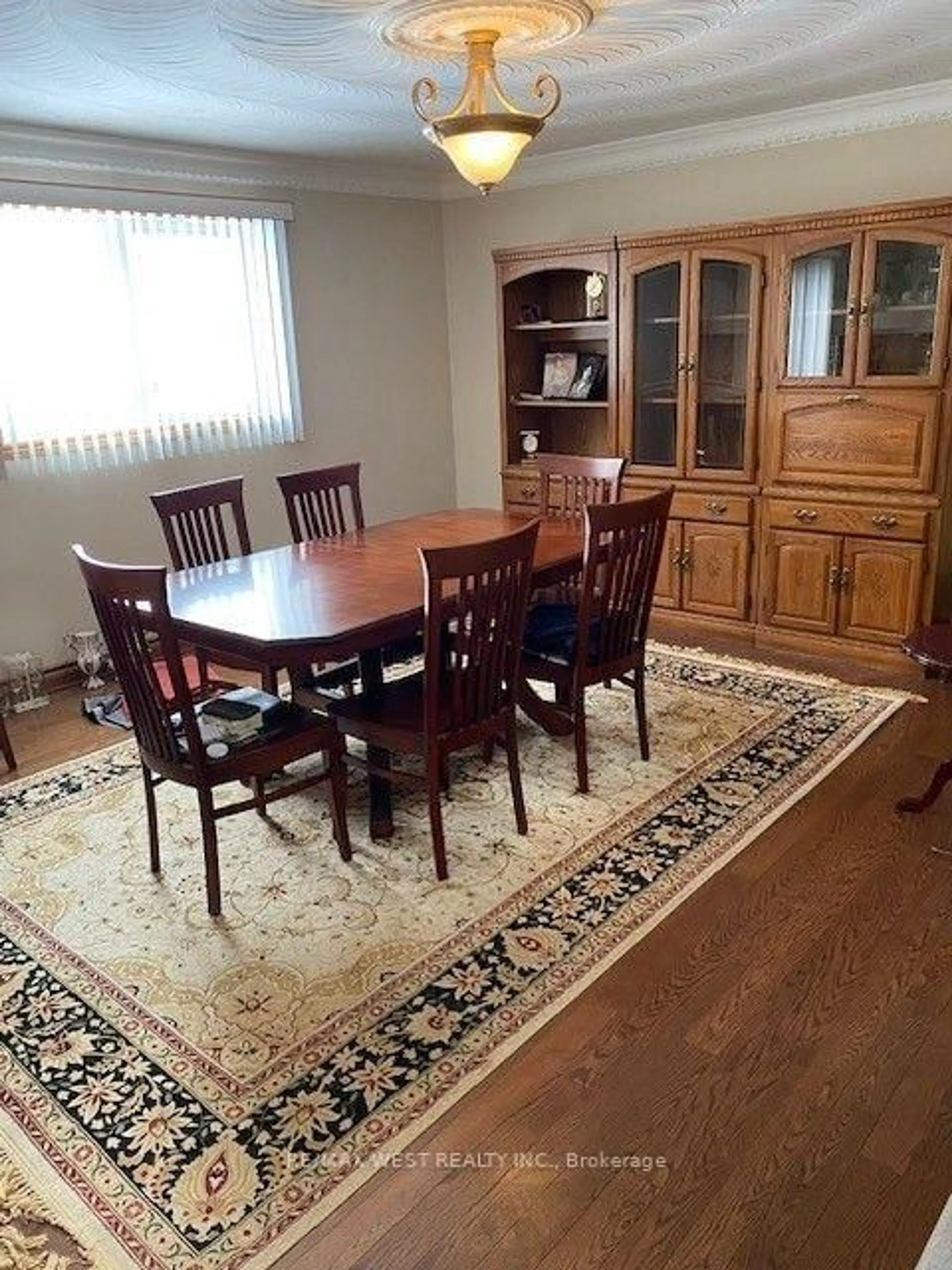 Dining room, wood/laminate floor for 98 Jeanne Dr, Vaughan Ontario L4L 1X9
