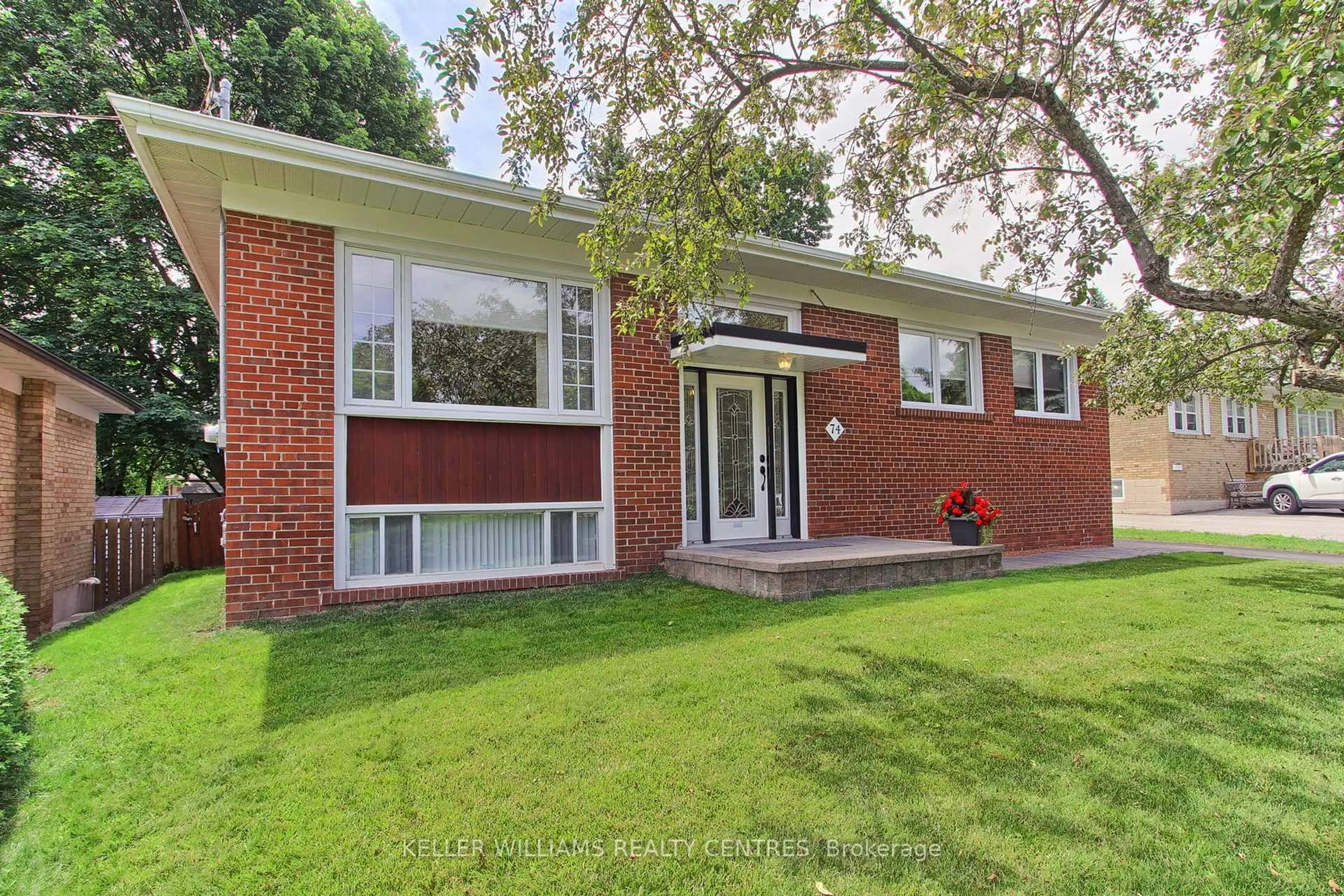 Home with brick exterior material, street for 74 Boothbay Cres, Newmarket Ontario L3Y 1Y5