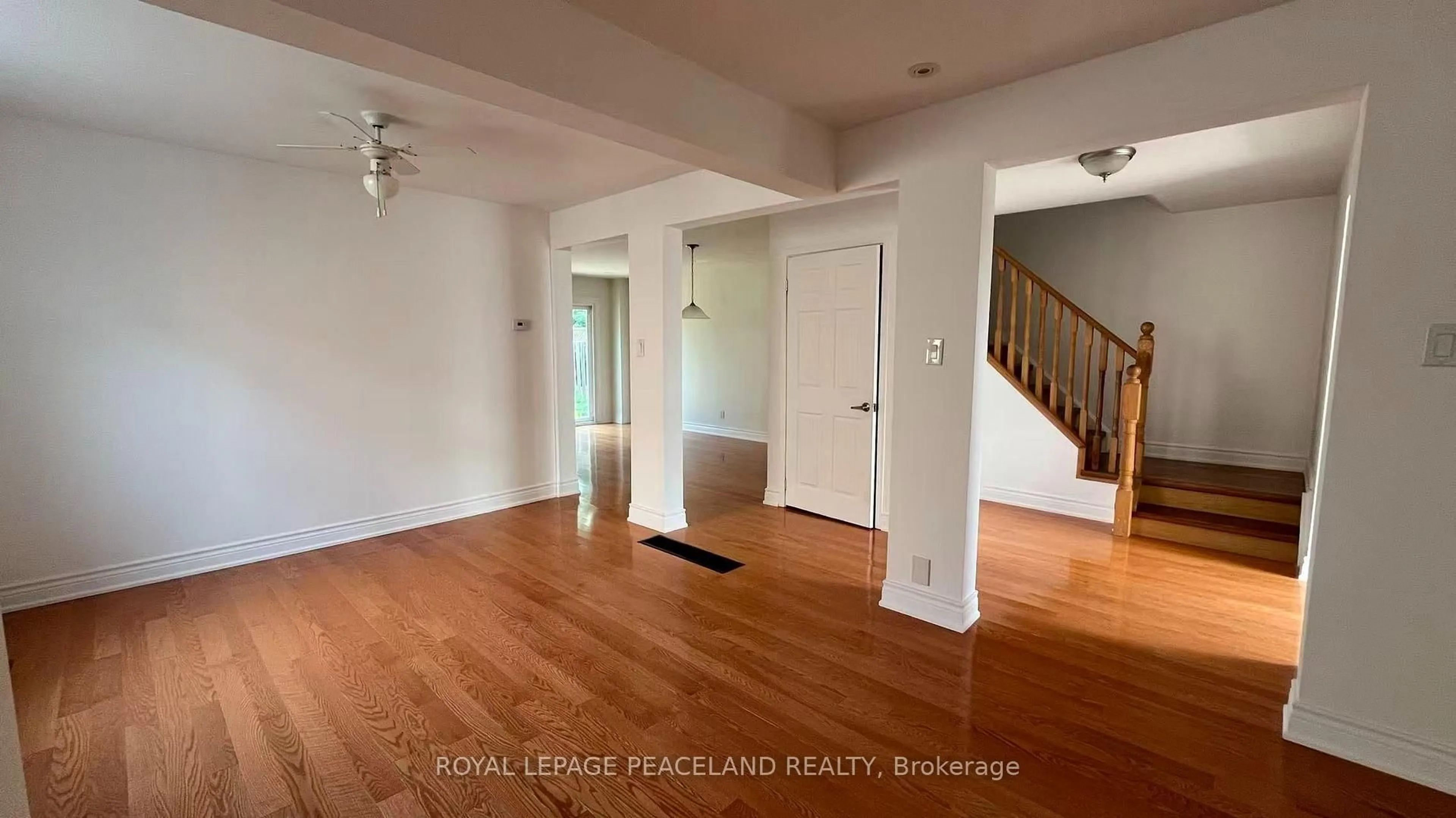 A pic of a room for 711 Irwin Cres, Newmarket Ontario L3Y 5A4