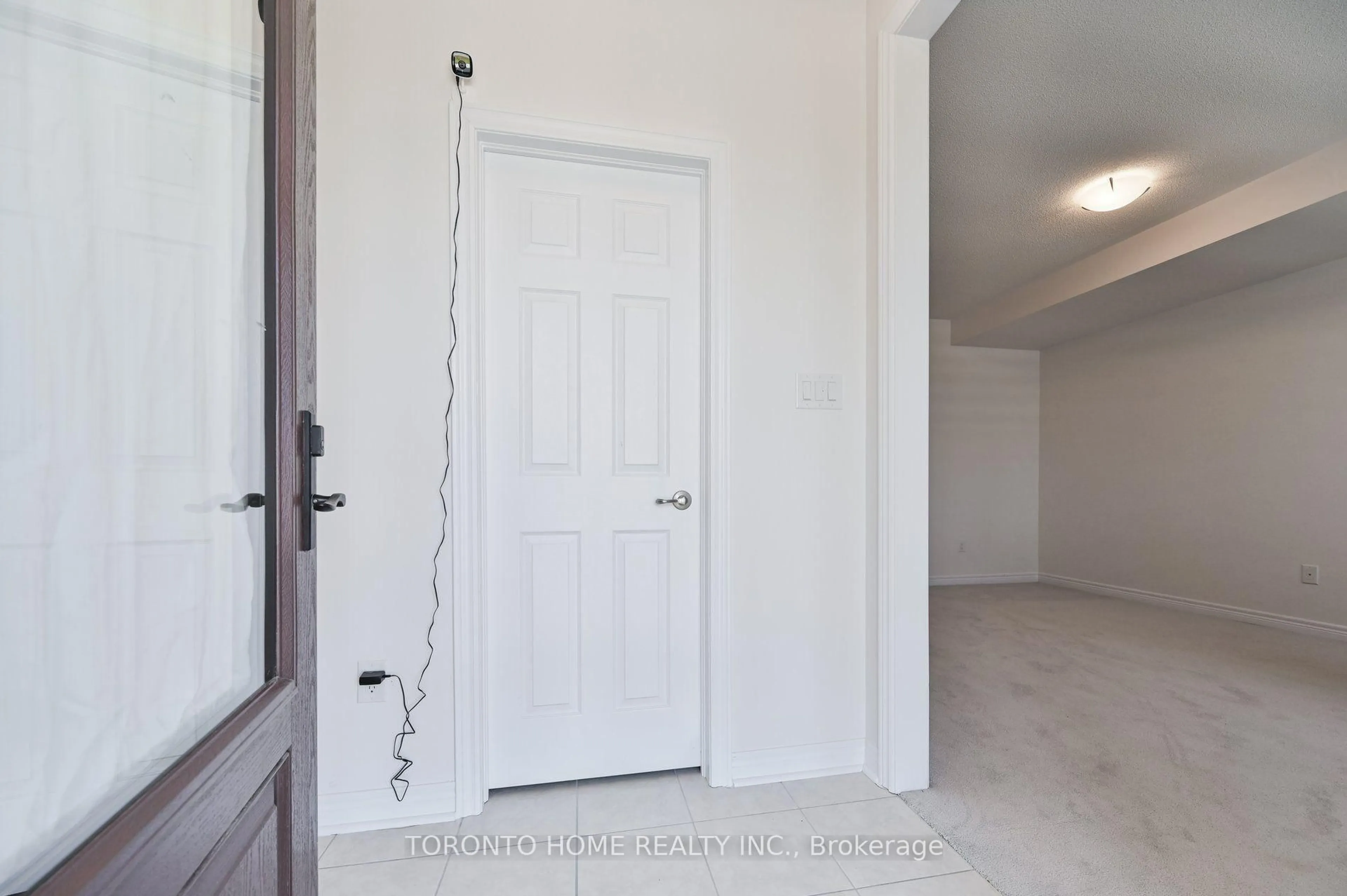 Indoor entryway for 113 Mumbai Dr, Markham Ontario L3S 0G3
