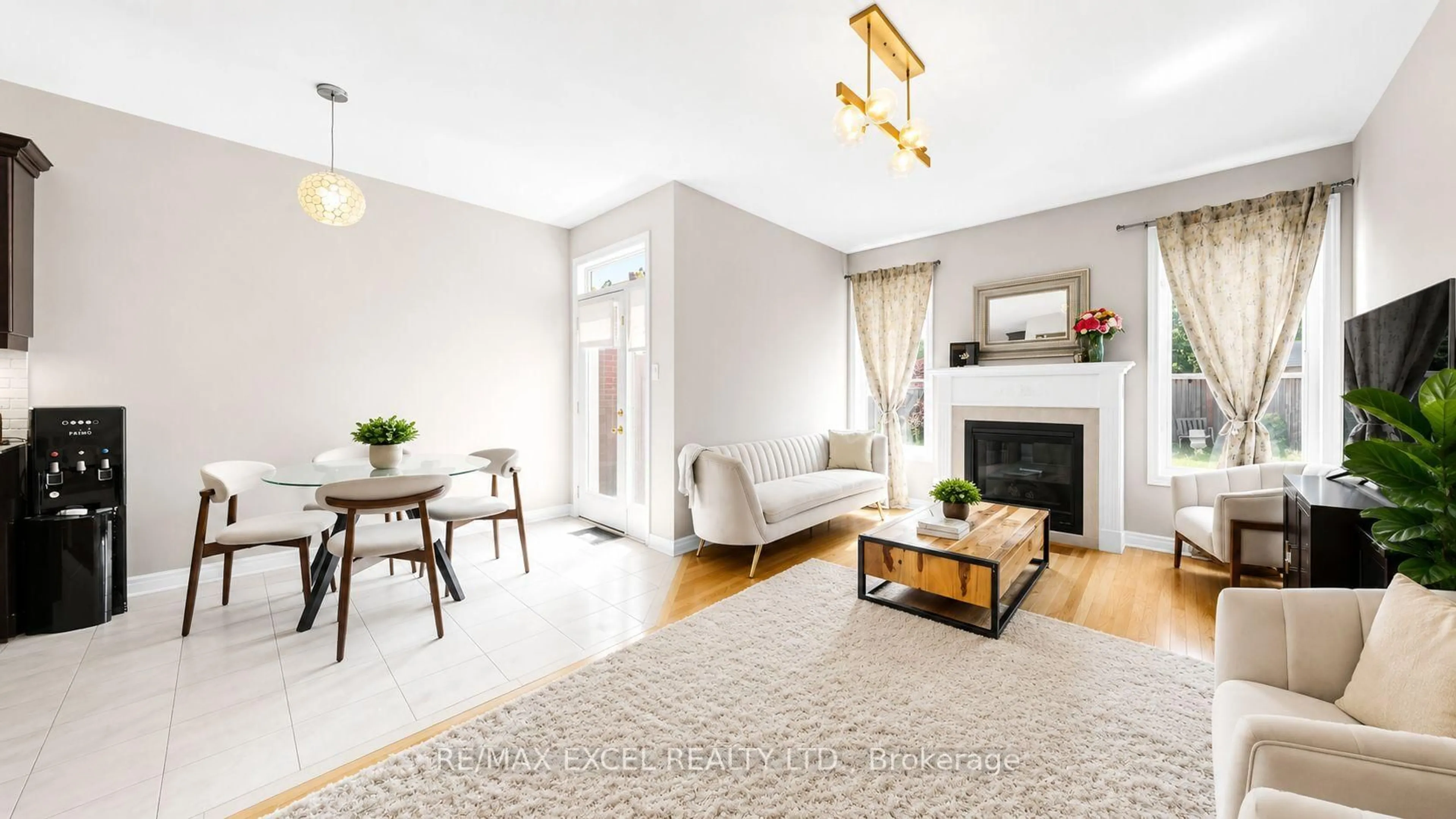 Living room with furniture, wood/laminate floor for 176 Sir Sanford Fleming Way, Vaughan Ontario L6A 0V4