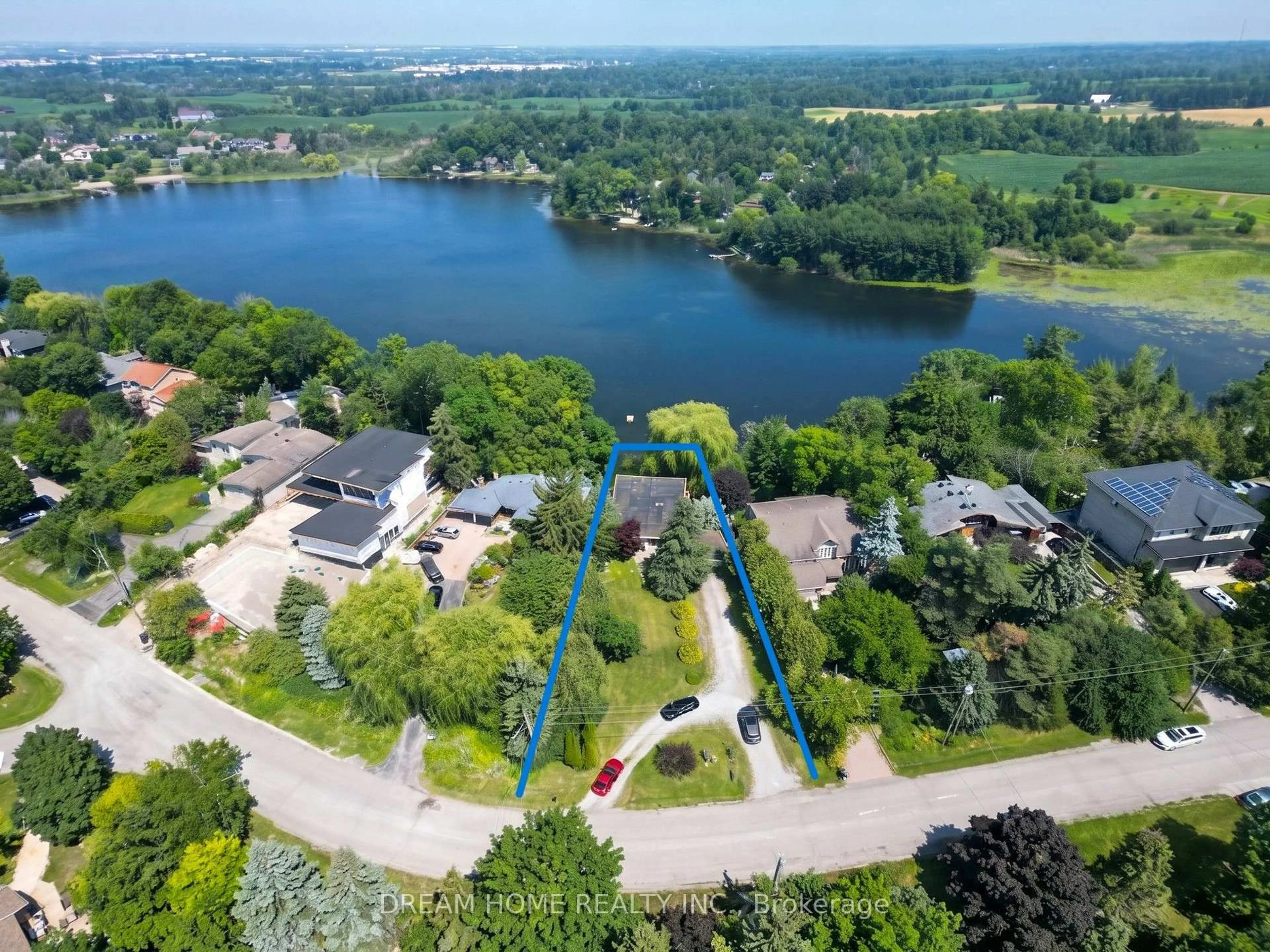 A pic from outside/outdoor area/front of a property/back of a property/a pic from drone, water/lake/river/ocean view for 74 Lakeview Ave, Whitchurch-Stouffville Ontario L4A 2G9