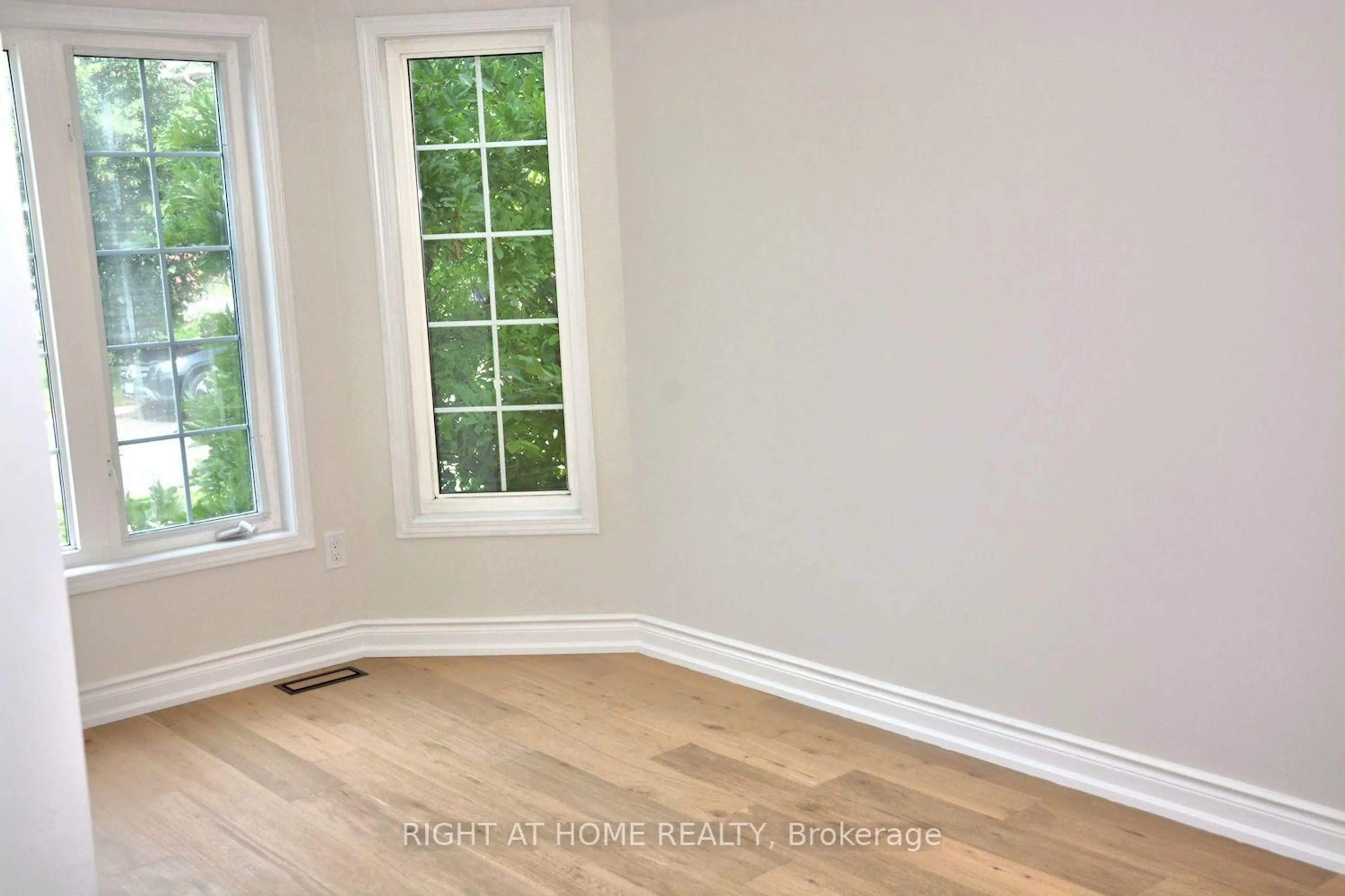A pic of a room for 255 Marble Pl, Newmarket Ontario L3X 2Y3