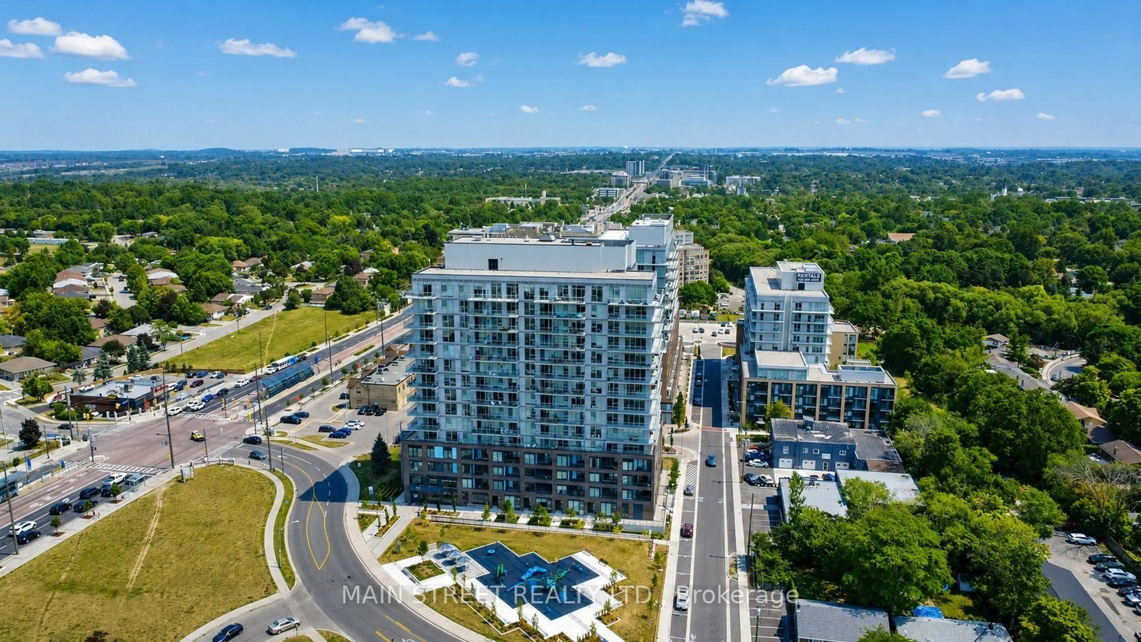 A pic from outside/outdoor area/front of a property/back of a property/a pic from drone, city buildings view from balcony for 185 Deerfield Rd #1506, Newmarket Ontario L3Y 0G7