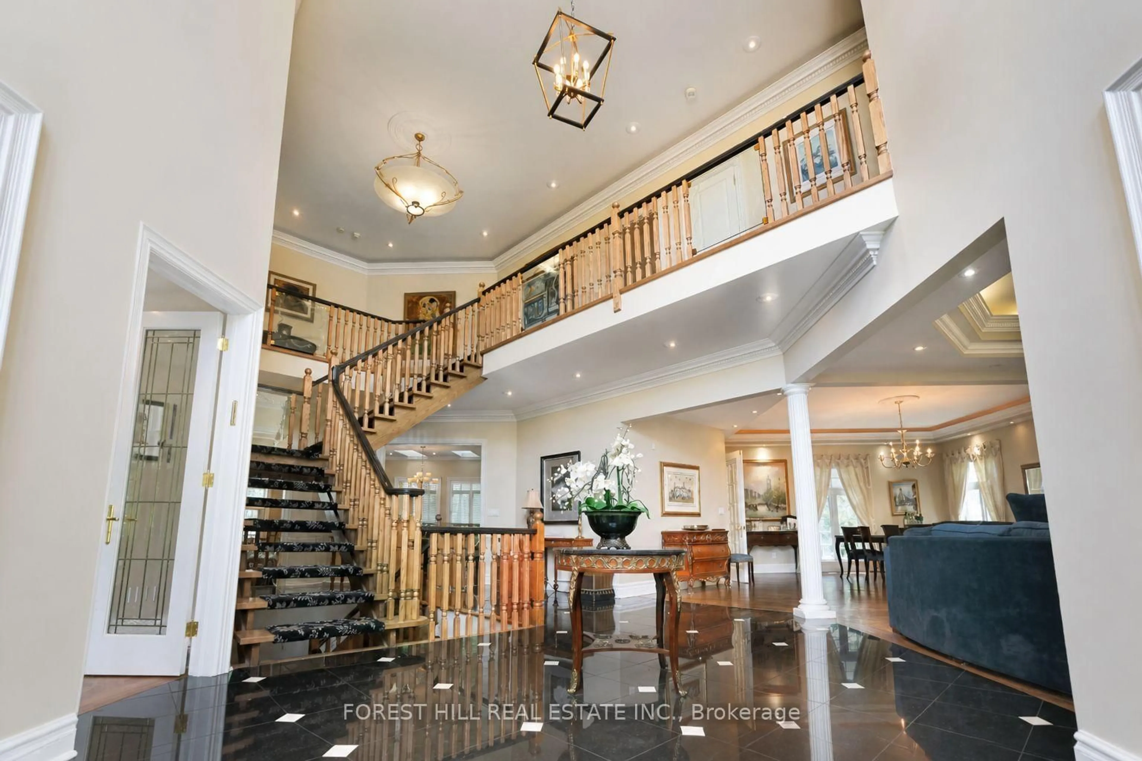 Indoor foyer for 161 Renaissance Crt, Vaughan Ontario L4J 7W4