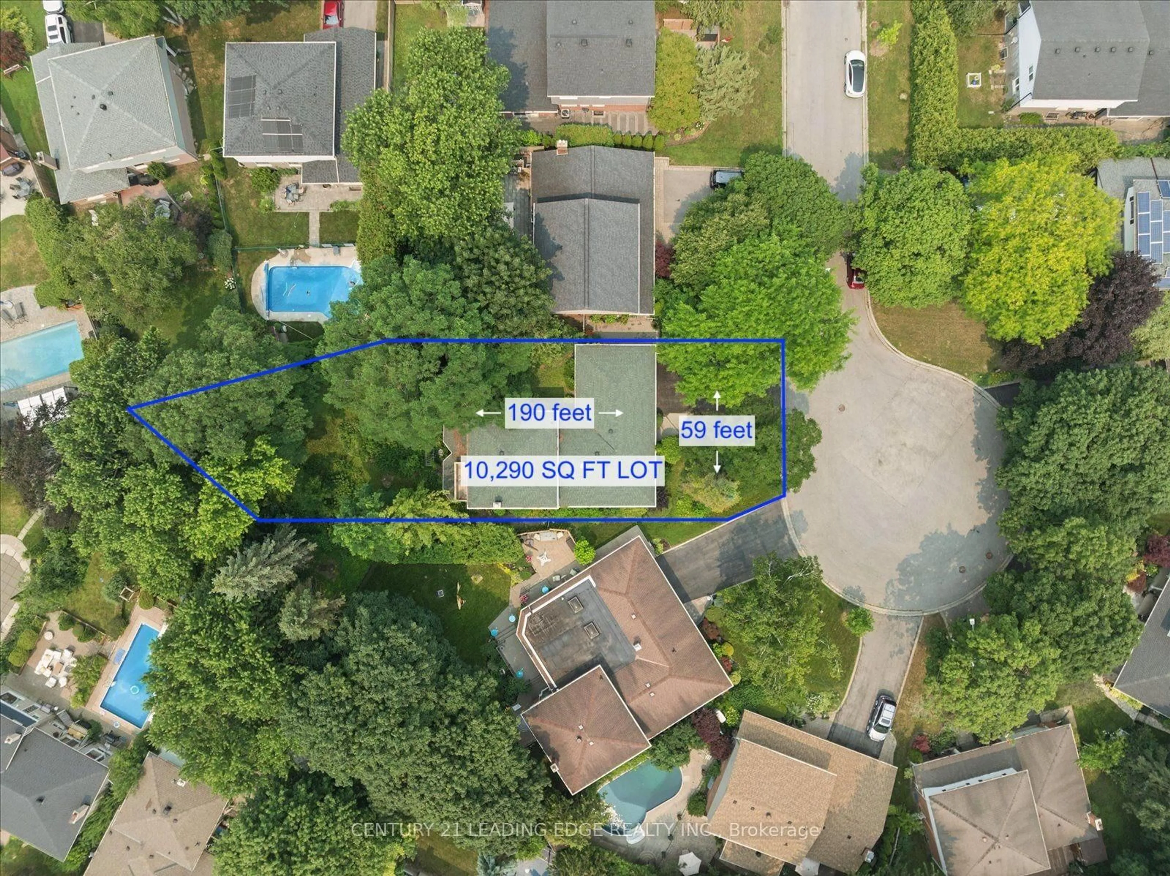 A pic from outside/outdoor area/front of a property/back of a property/a pic from drone, street for 6 Thomas Kinnear Crt, Markham Ontario L3P 3H6