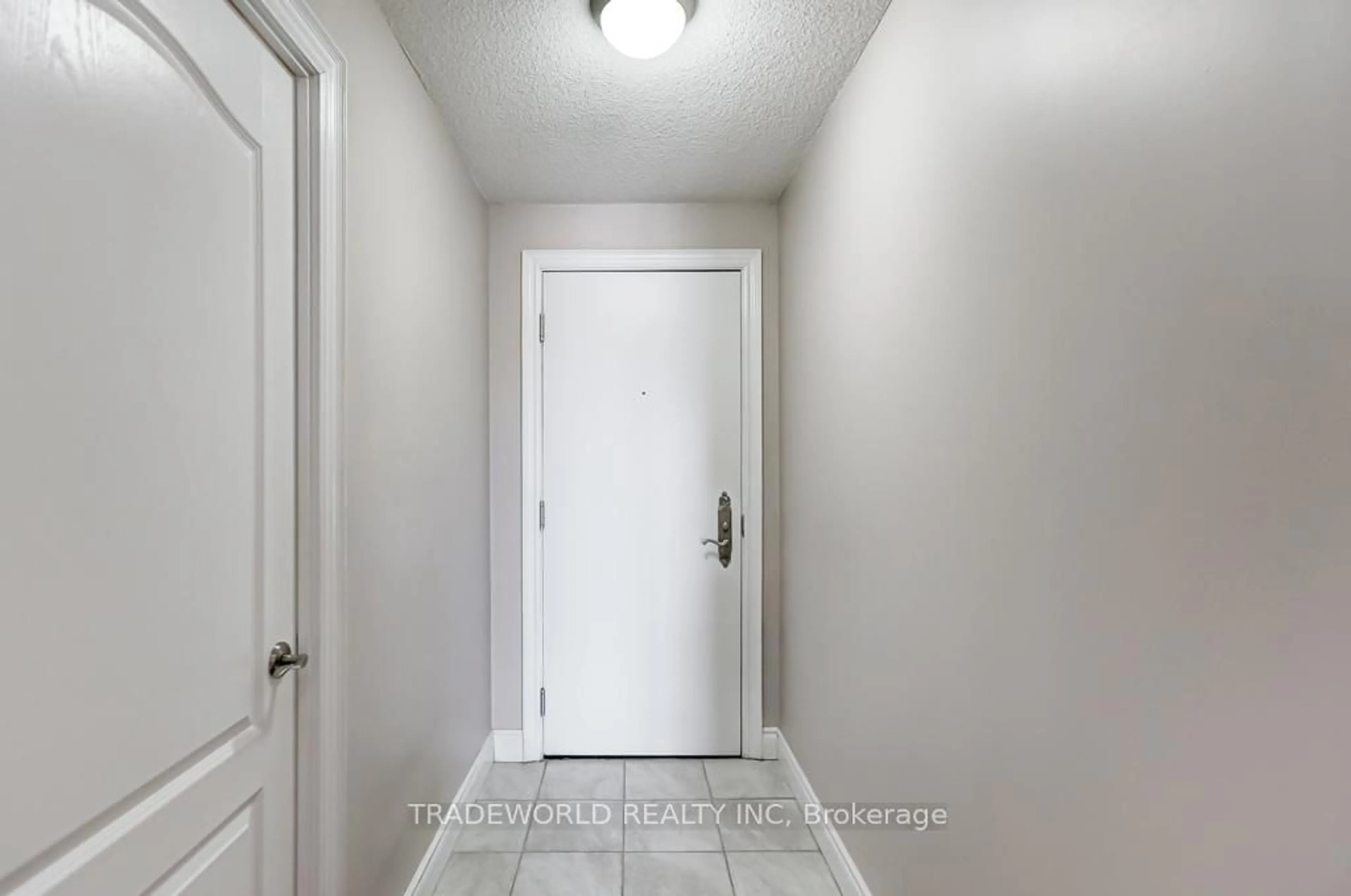 Indoor entryway for 51 Saddlecreek Dr #501, Markham Ontario L3T 7Z1